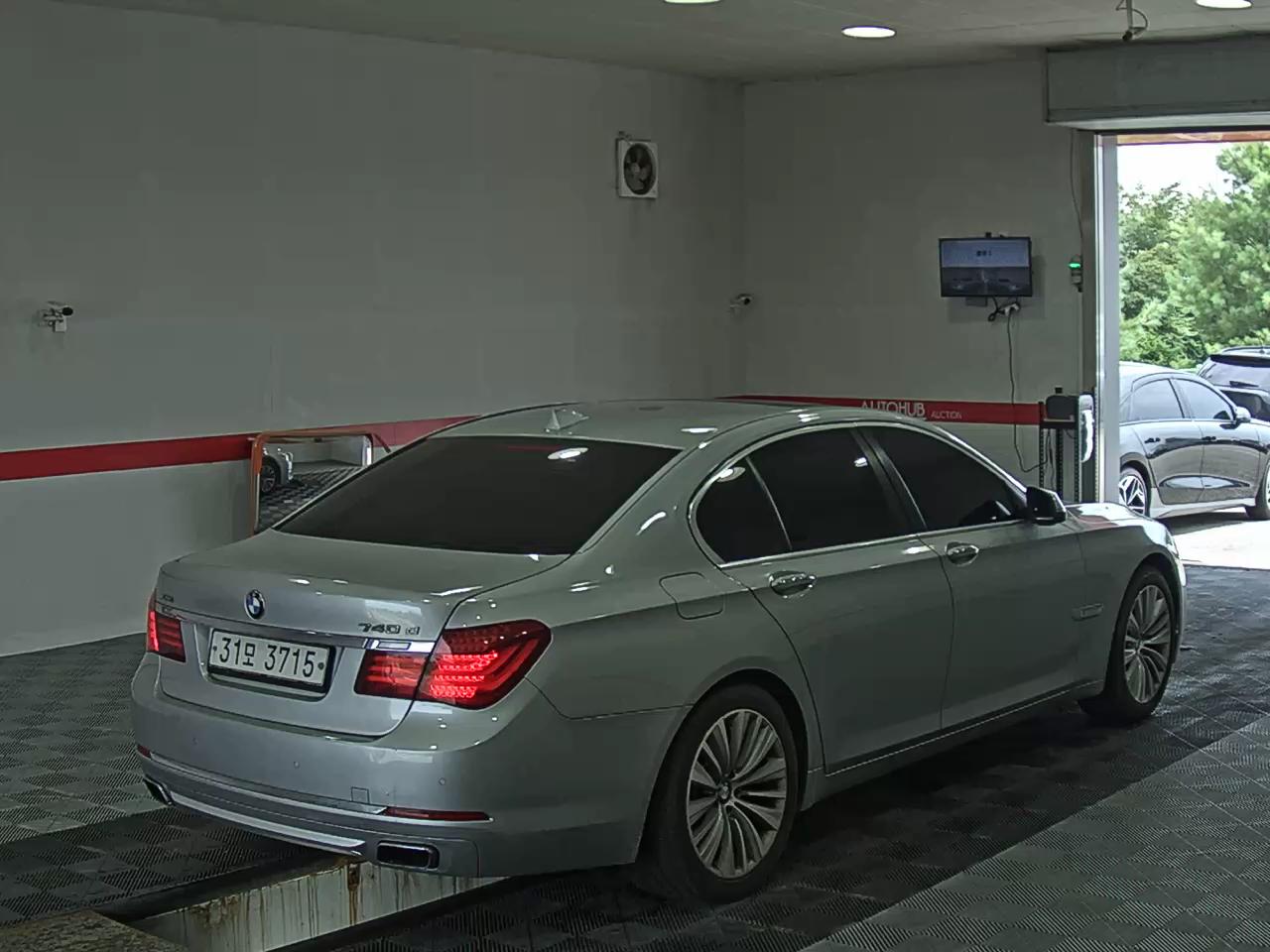 بي إم دبليو 7 Series (5Th Gen) 740D إكس درايف 2013 740d