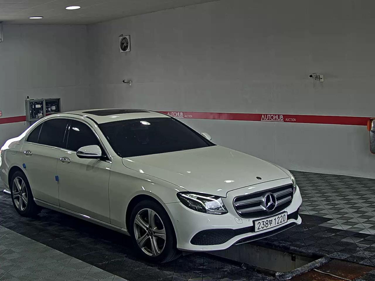 مرسيدس بنز E Class (5Th Gen) E220D فورماتيك Avantgarde 2018 E220d 4MATIC
