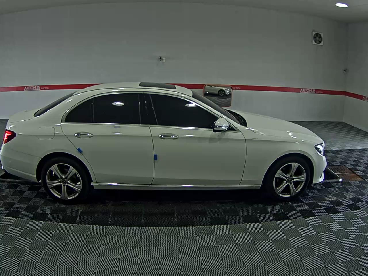 مرسيدس بنز E Class (5Th Gen) E220D فورماتيك Avantgarde 2018 E220d 4MATIC