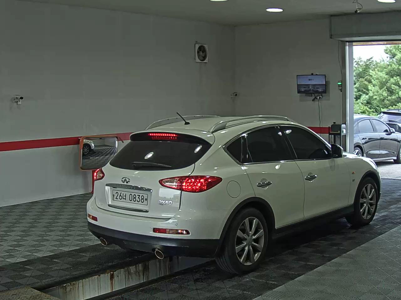 إنفينيتي Qx50 3.7 دفع كلي 2015 دفع رباعي