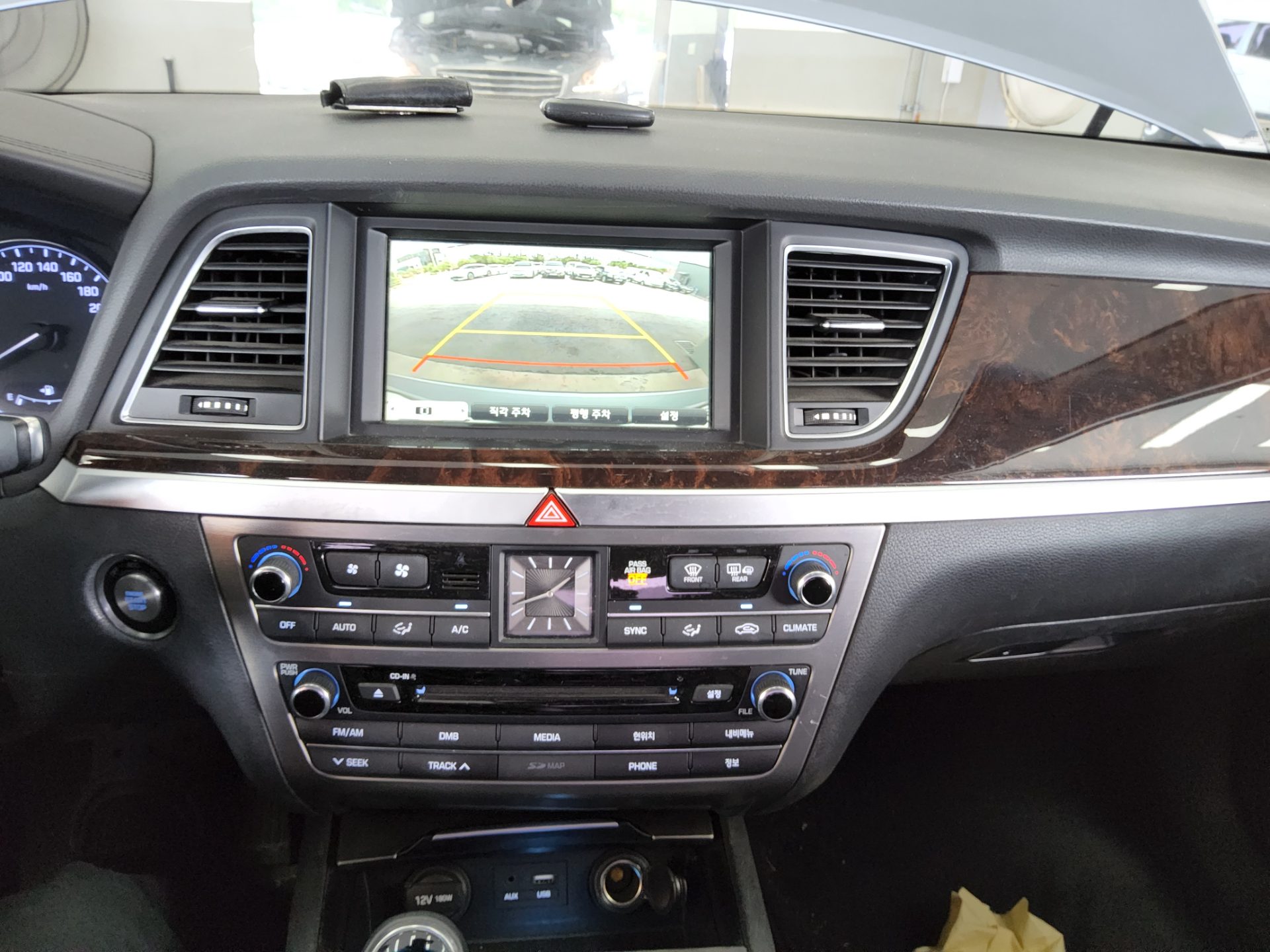 هيونداي جينيسيس Dh G330 دفع كلي مودرن 2016 دفع رباعي MODERN