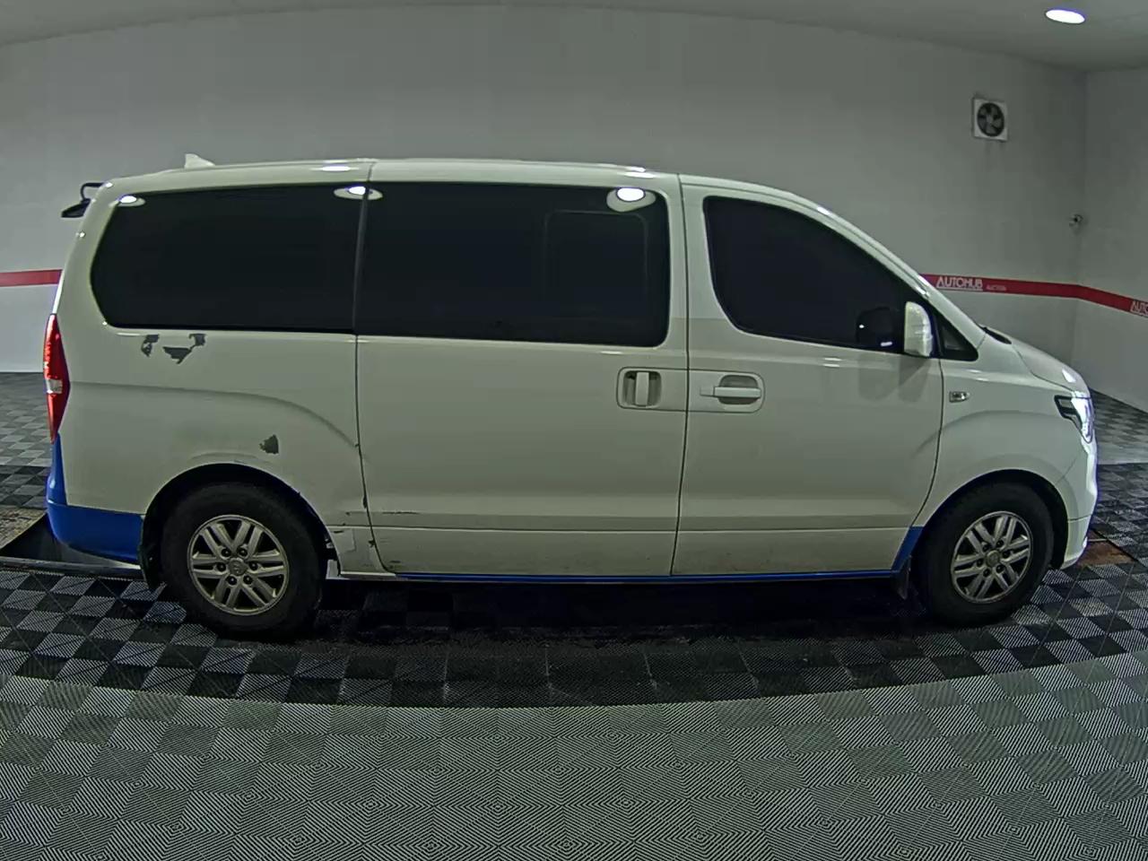 هيونداي الجديد جراند ستاركس 5 Seater ديزل فان مودرن 2019 VAN MODERN