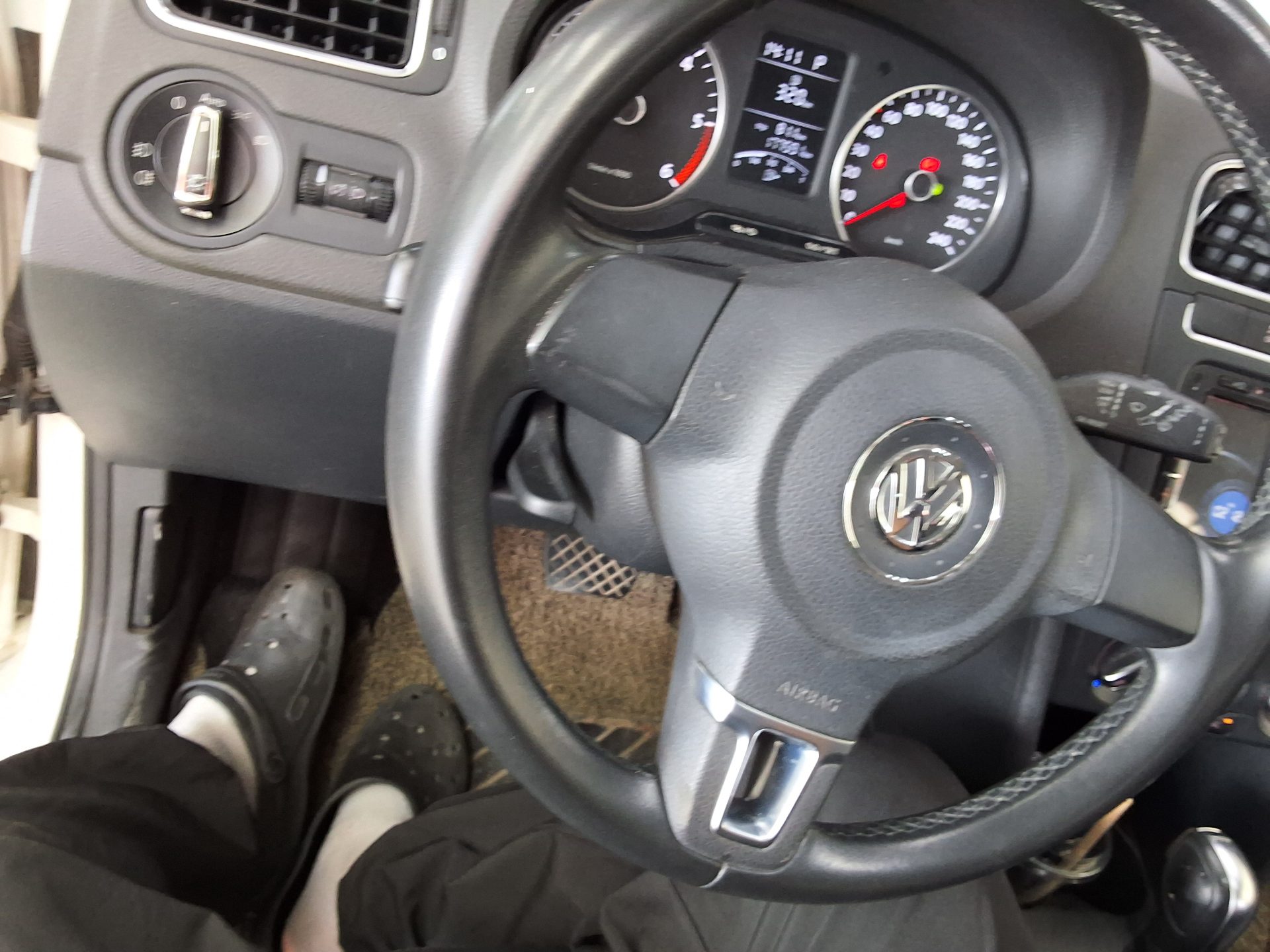 2014 - volkswagen polo