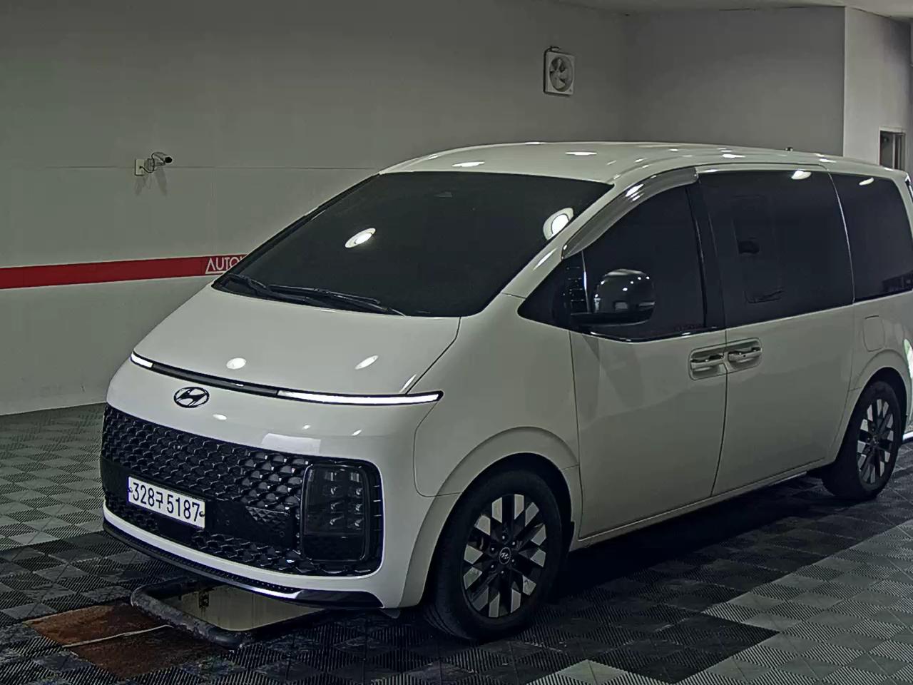 HYUNDAI STARIA LOUNGE MOBILITY