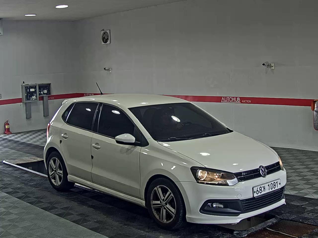 2014 - volkswagen polo