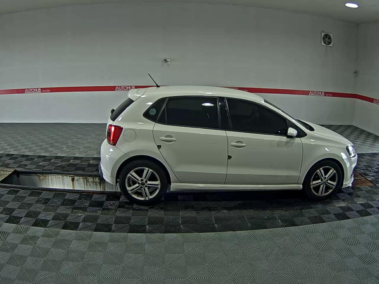 2014 - volkswagen polo