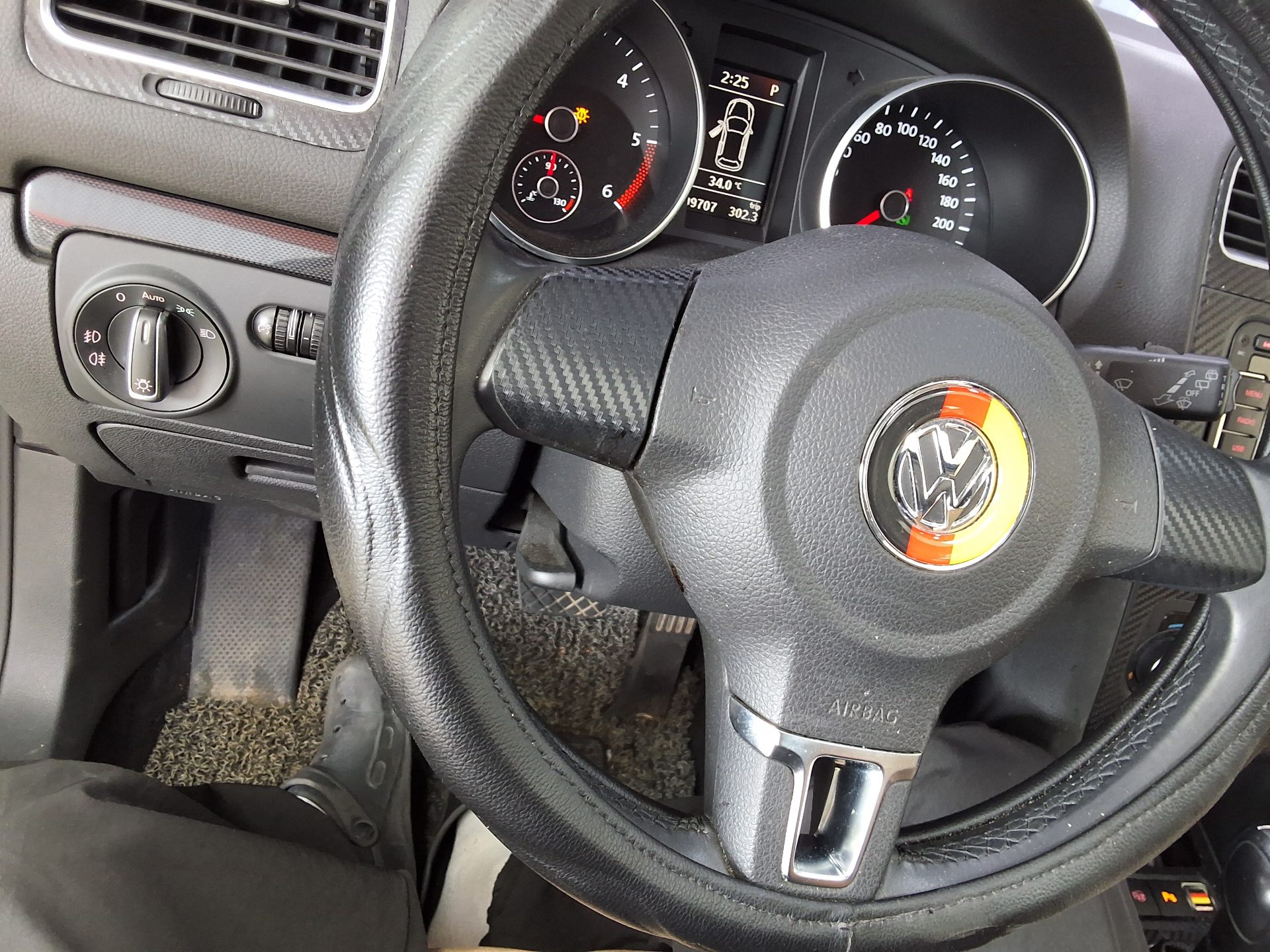 فولكس فاجن جولف (6Th Gen) 2.0 TDI 2012