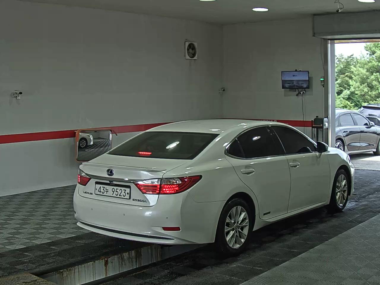 لكزس إي إس (6Th Gen) 300H 2014 300h