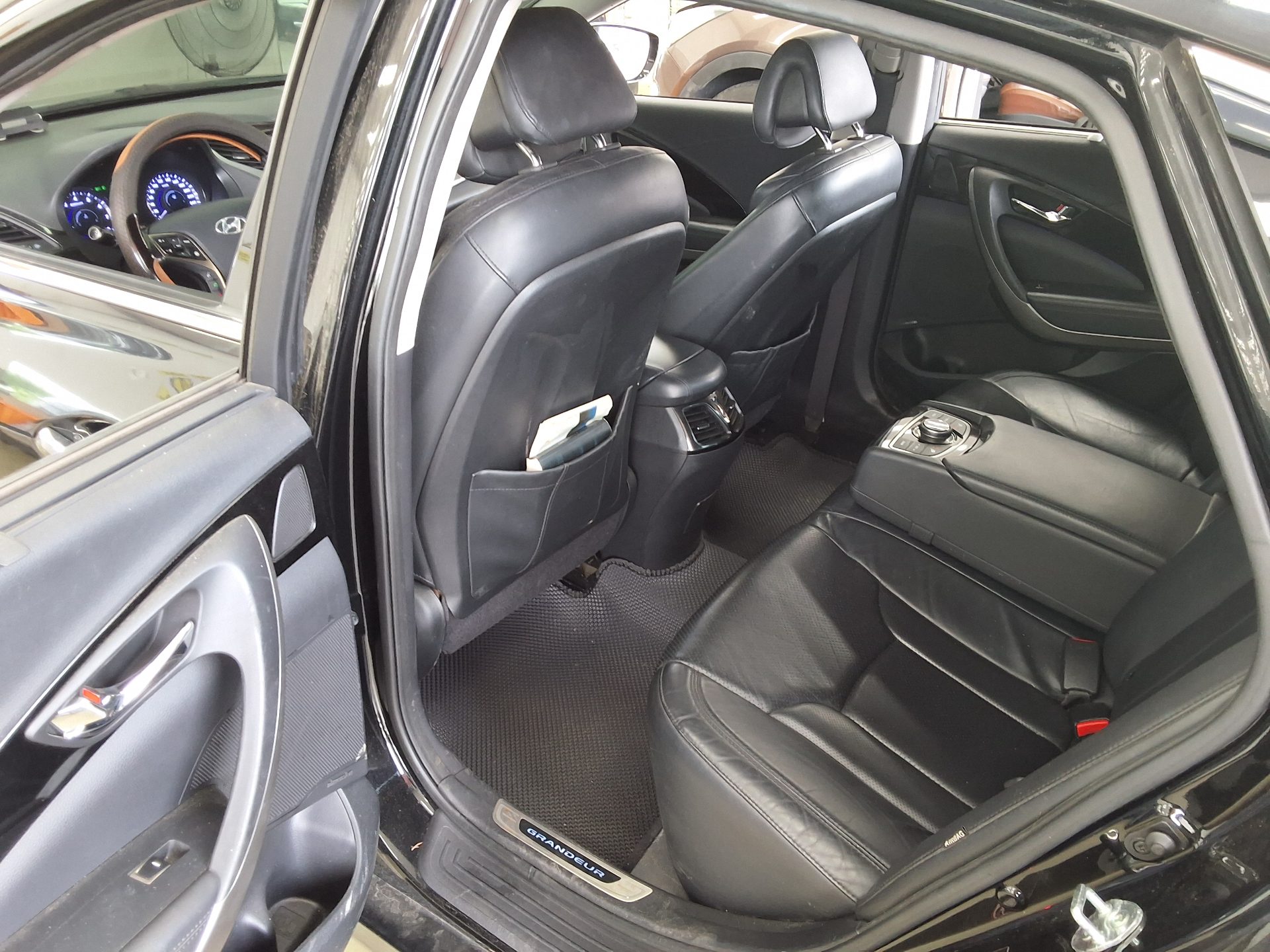 2012 - hyundai grandeur