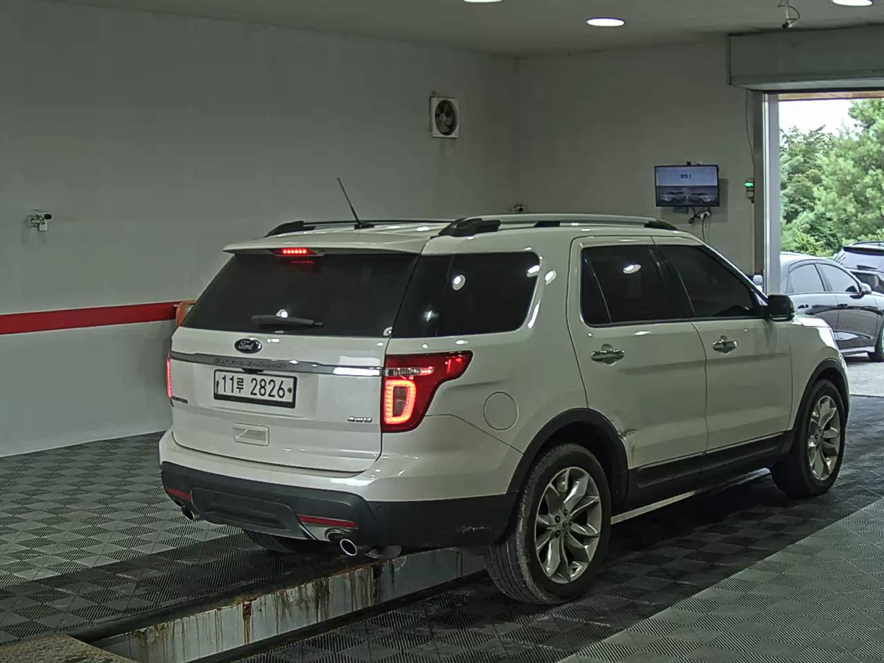فورد إكسبلورر (5Th Gen) 3.5 V6 دفع رباعي ليميتد 2015