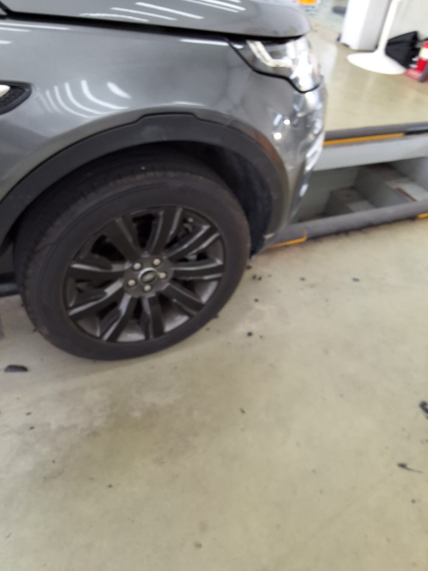 لاند روفر Rover Discovery Sport 2.0 Td4 Hse لكجري 2017 SPORT فاخر