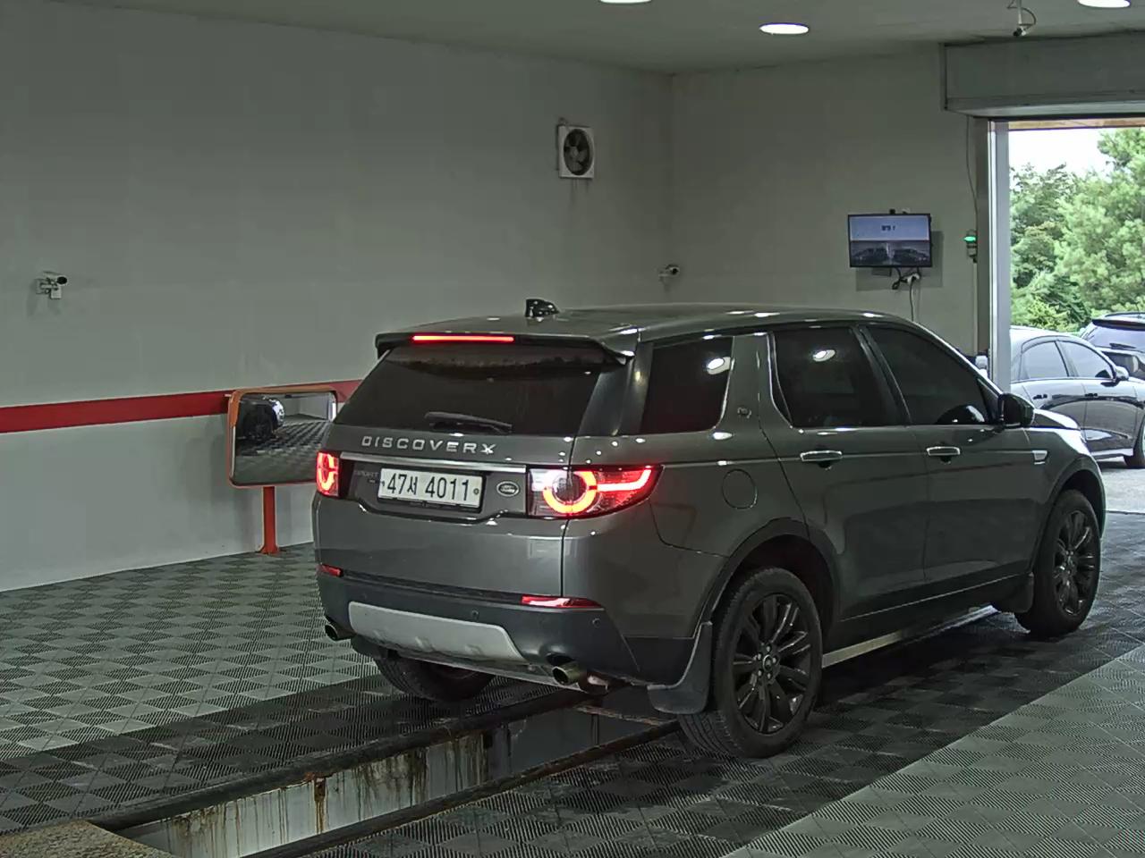 لاند روفر Rover Discovery Sport 2.0 Td4 Hse لكجري 2017 SPORT فاخر