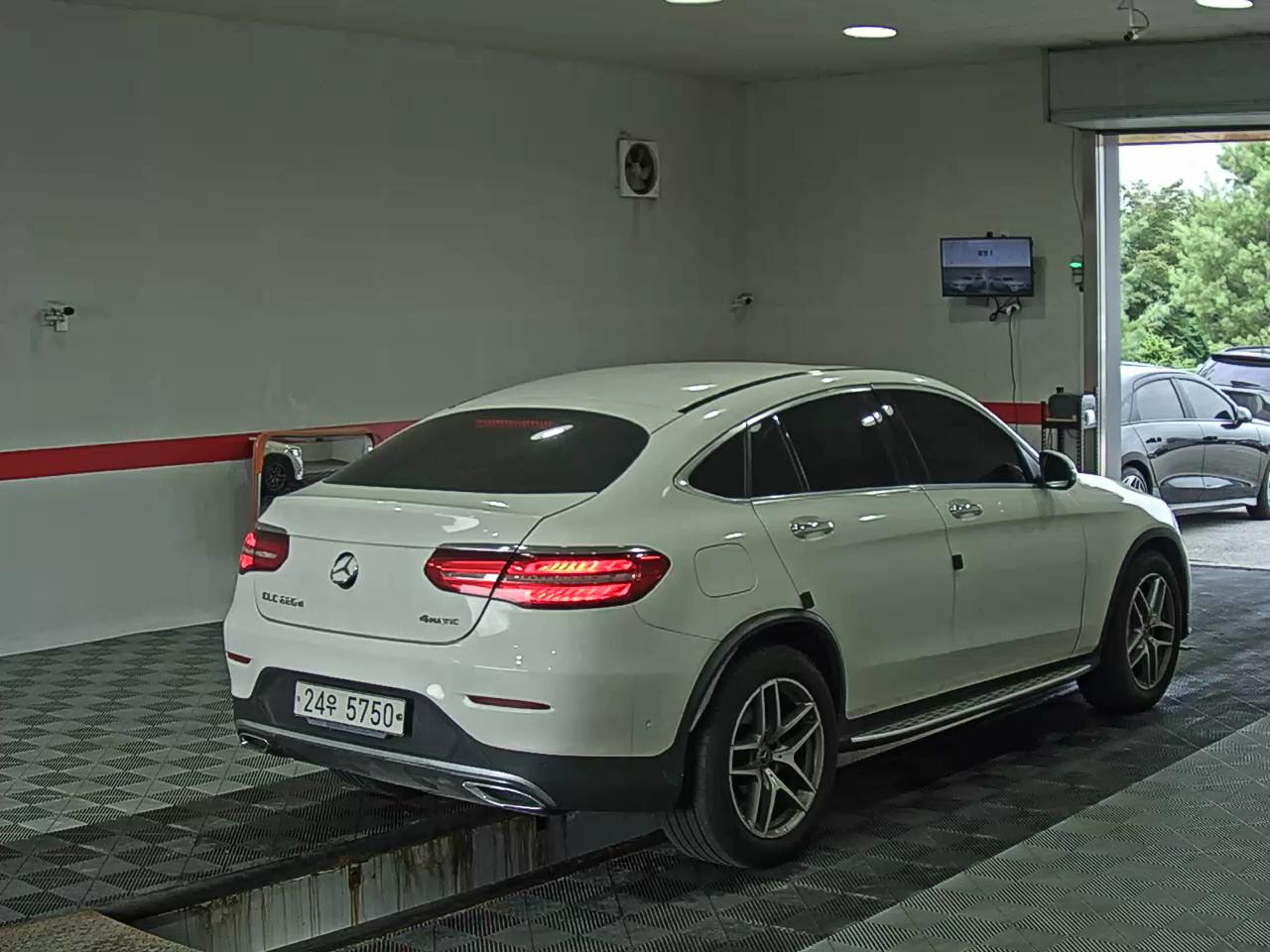 مرسيدس بنز جي إل سي Class جي إل سي 220D فورماتيك كوبيه ستاندرد 2018 4MATIC