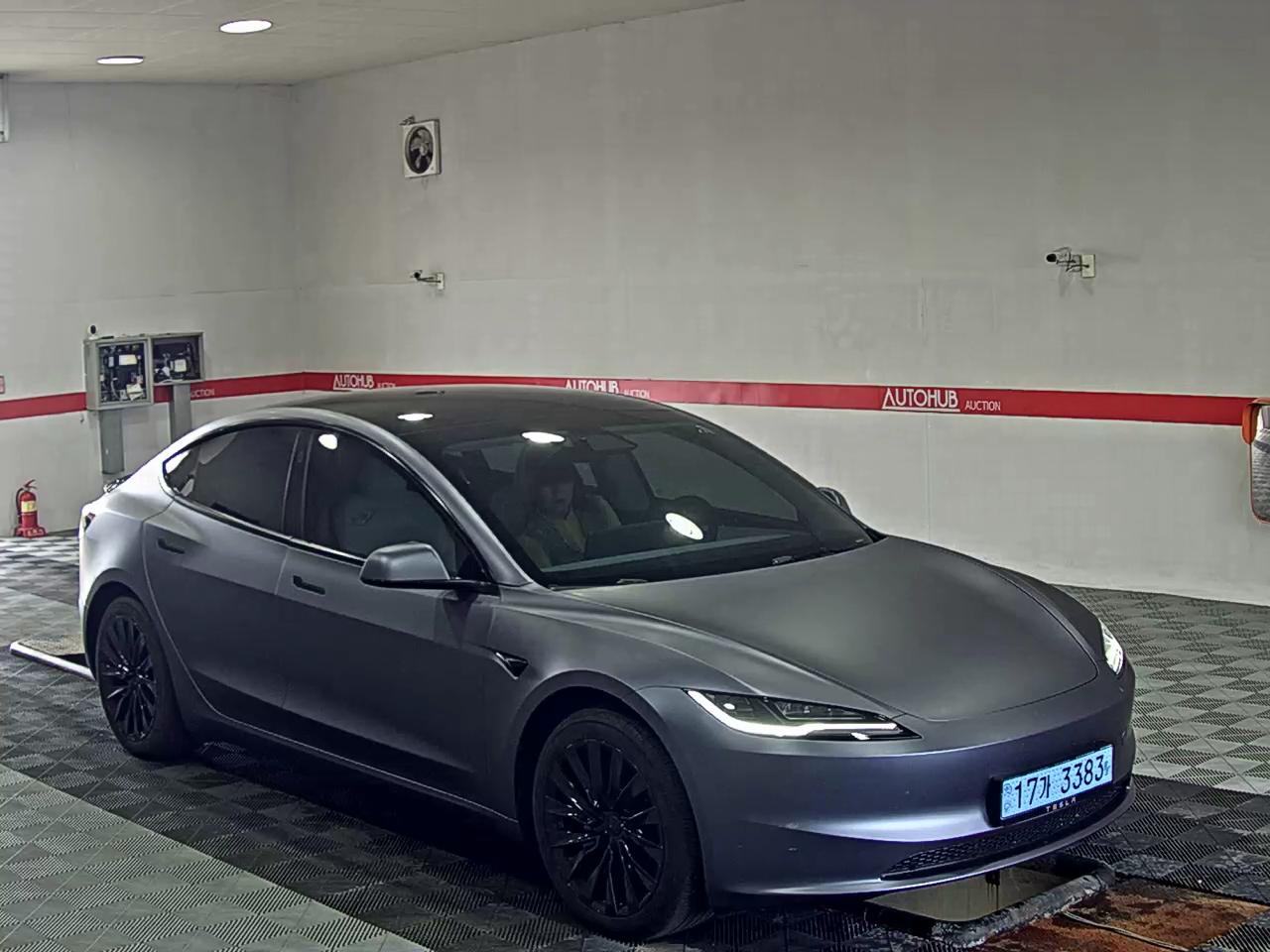 تسلا موديل 3 كهرباء دفع خلفي 2025 EV