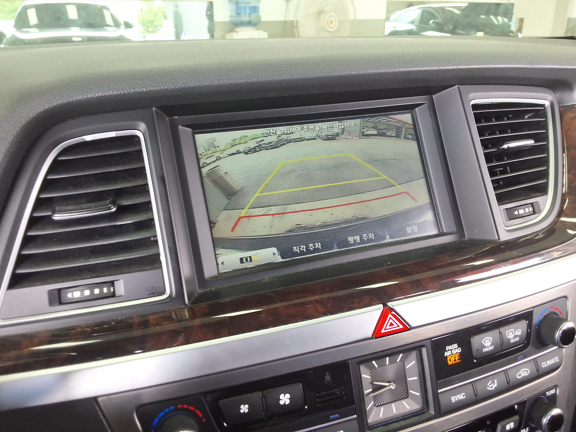 2016 - hyundai g330