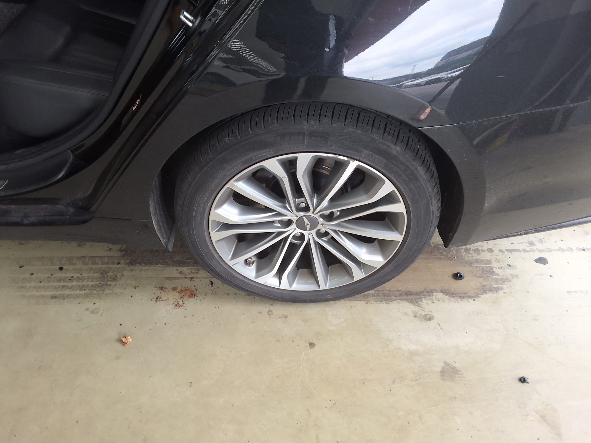 2016 - hyundai g330