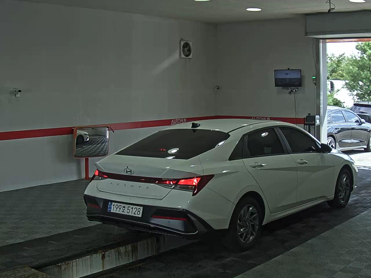هيونداي أفانتي 2025 MODERN