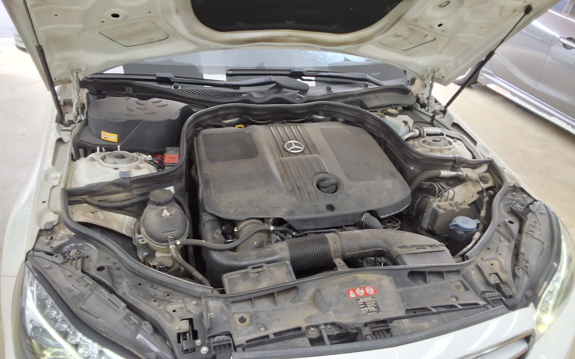 مرسيدس بنز E Class (4Th Gen) E220 Cdi Avantgarde 2015 E220
