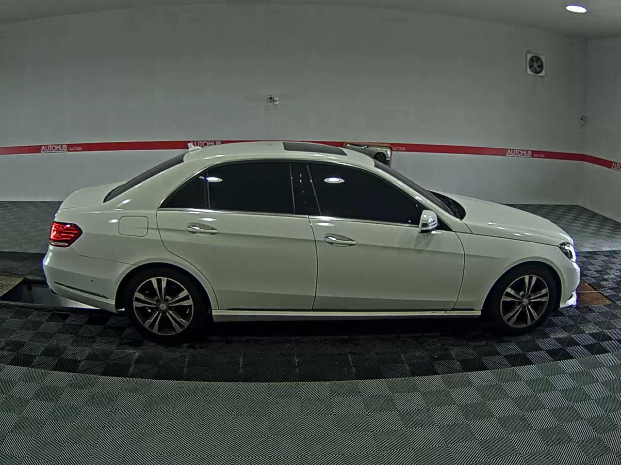 مرسيدس بنز E Class (4Th Gen) E220 Cdi Avantgarde 2015 E220