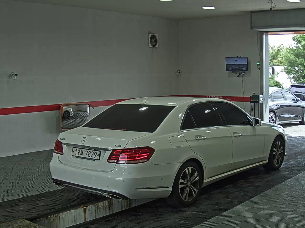 مرسيدس بنز E Class (4Th Gen) E220 Cdi Avantgarde 2015 E220