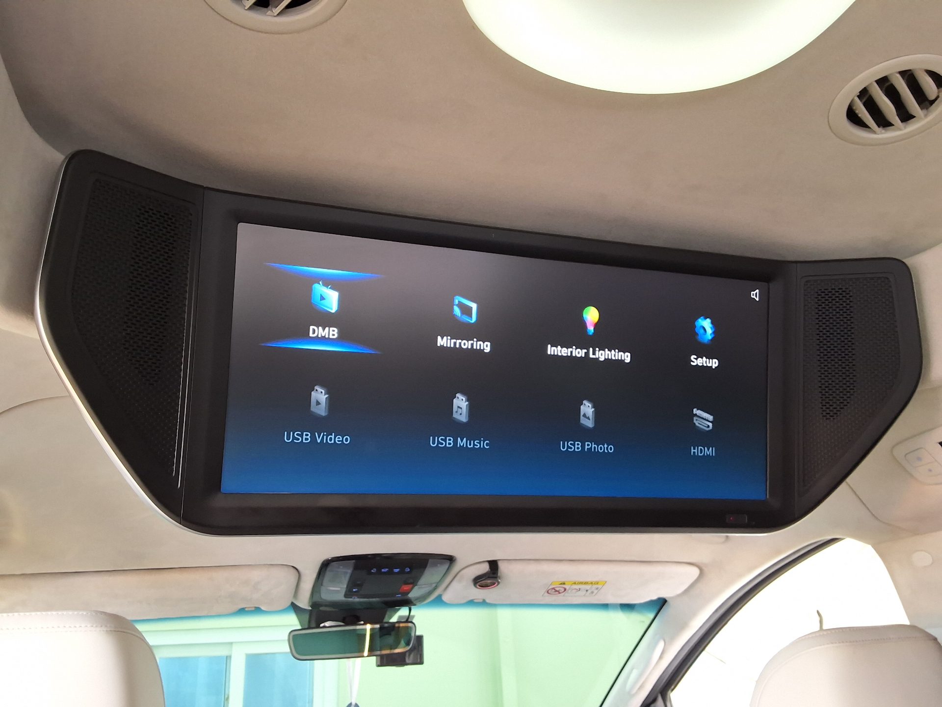 2022 - hyundai staria