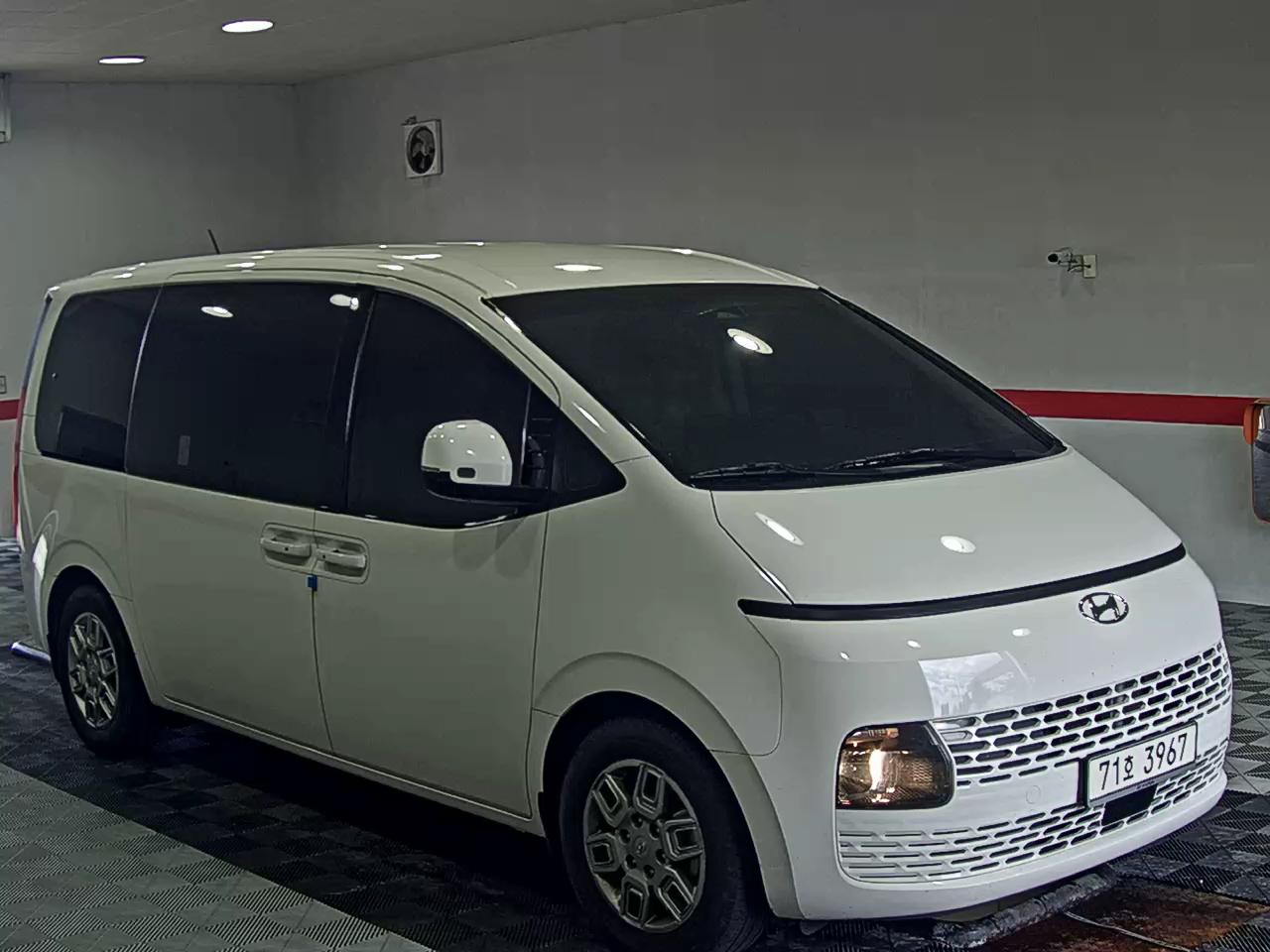 هيونداي ستاريا 2022 MODERN