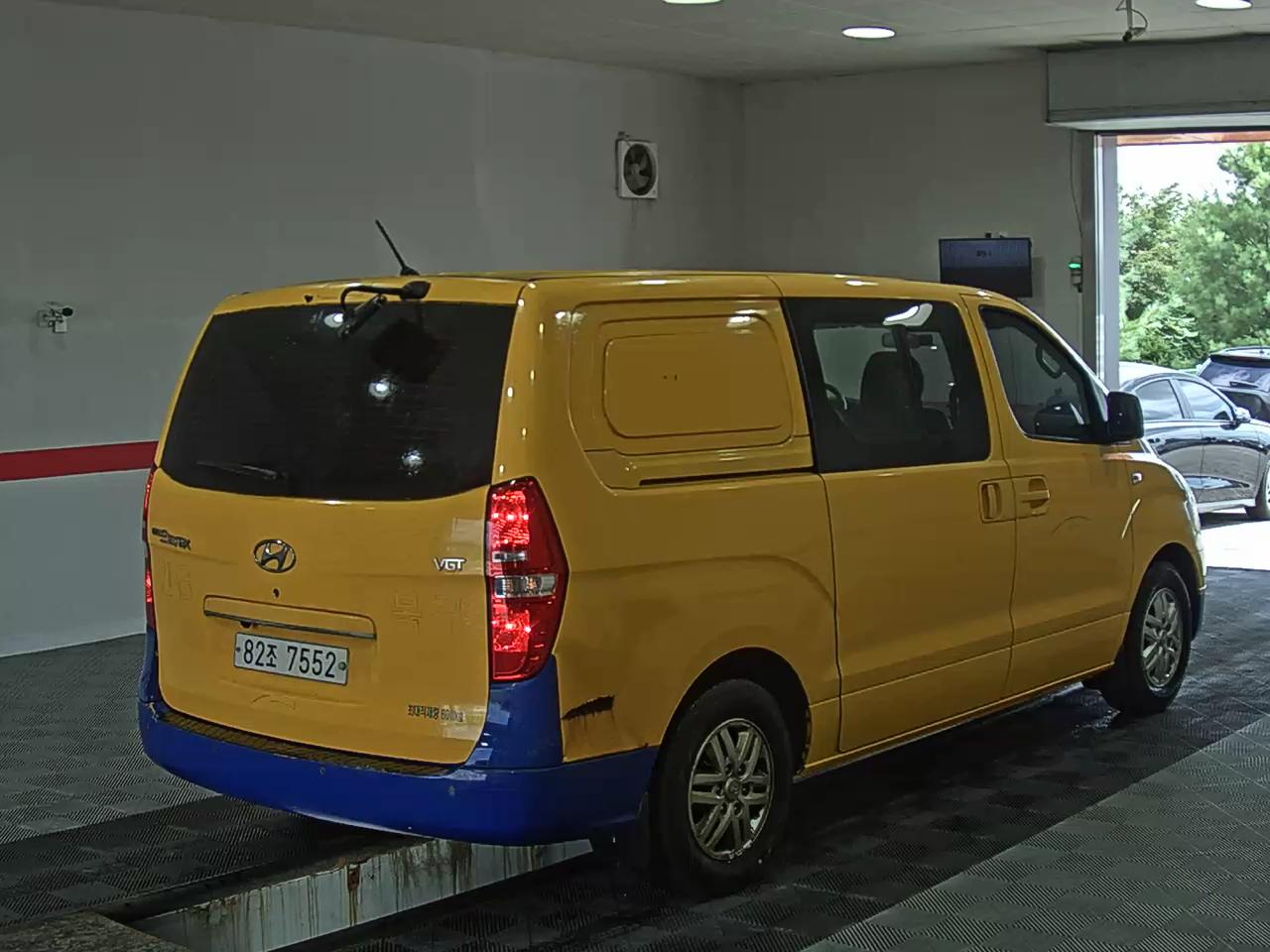 هيونداي جراند ستاركس 5 Seater ديزل فان سمارت 2017 VAN SMART