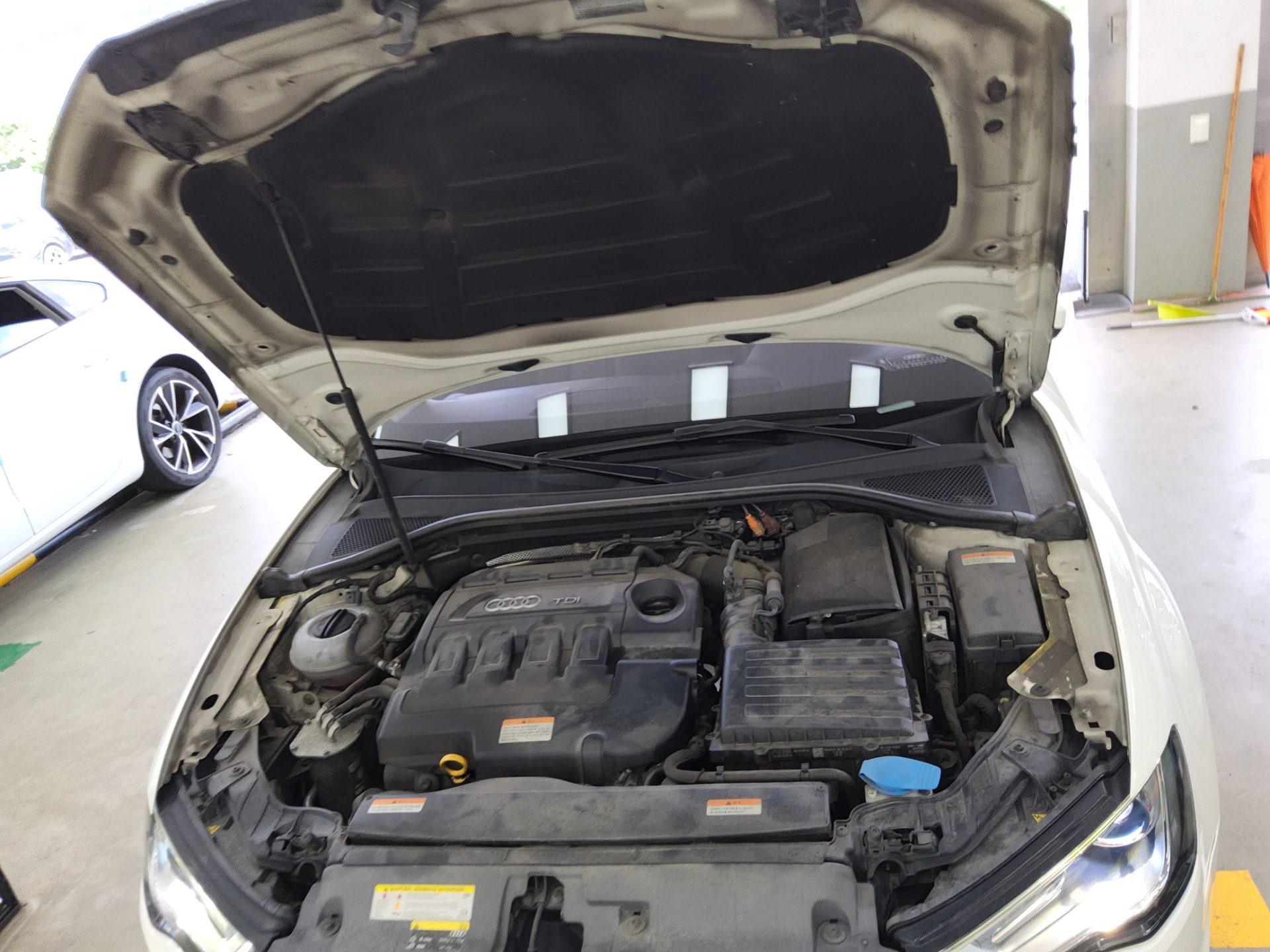 أودي إيه 3 (3Rd Gen) 2.0 TDI Dynamic 2014