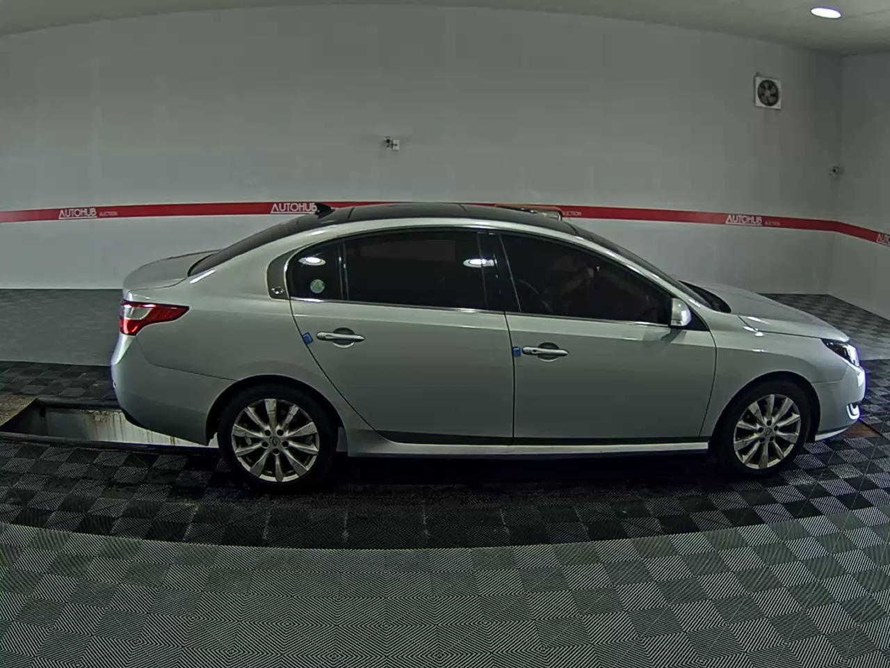 2011 - renault sm5