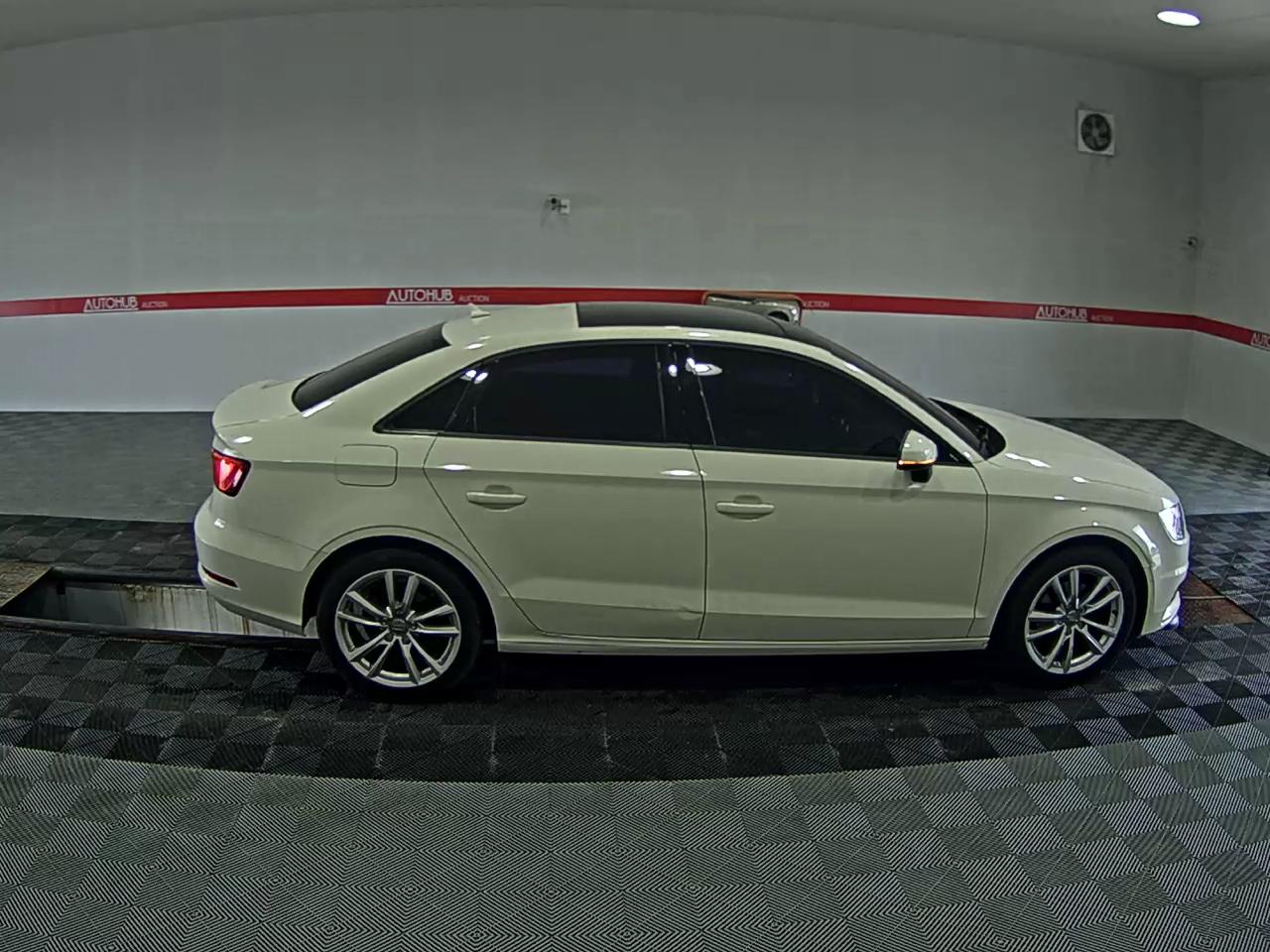 أودي إيه 3 (3Rd Gen) 2.0 TDI Dynamic 2014