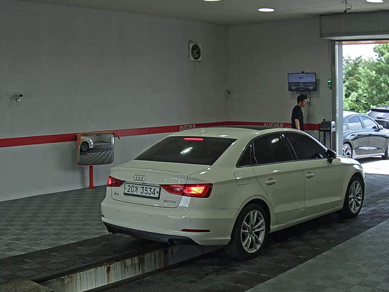 أودي إيه 3 (3Rd Gen) 2.0 TDI Dynamic 2014