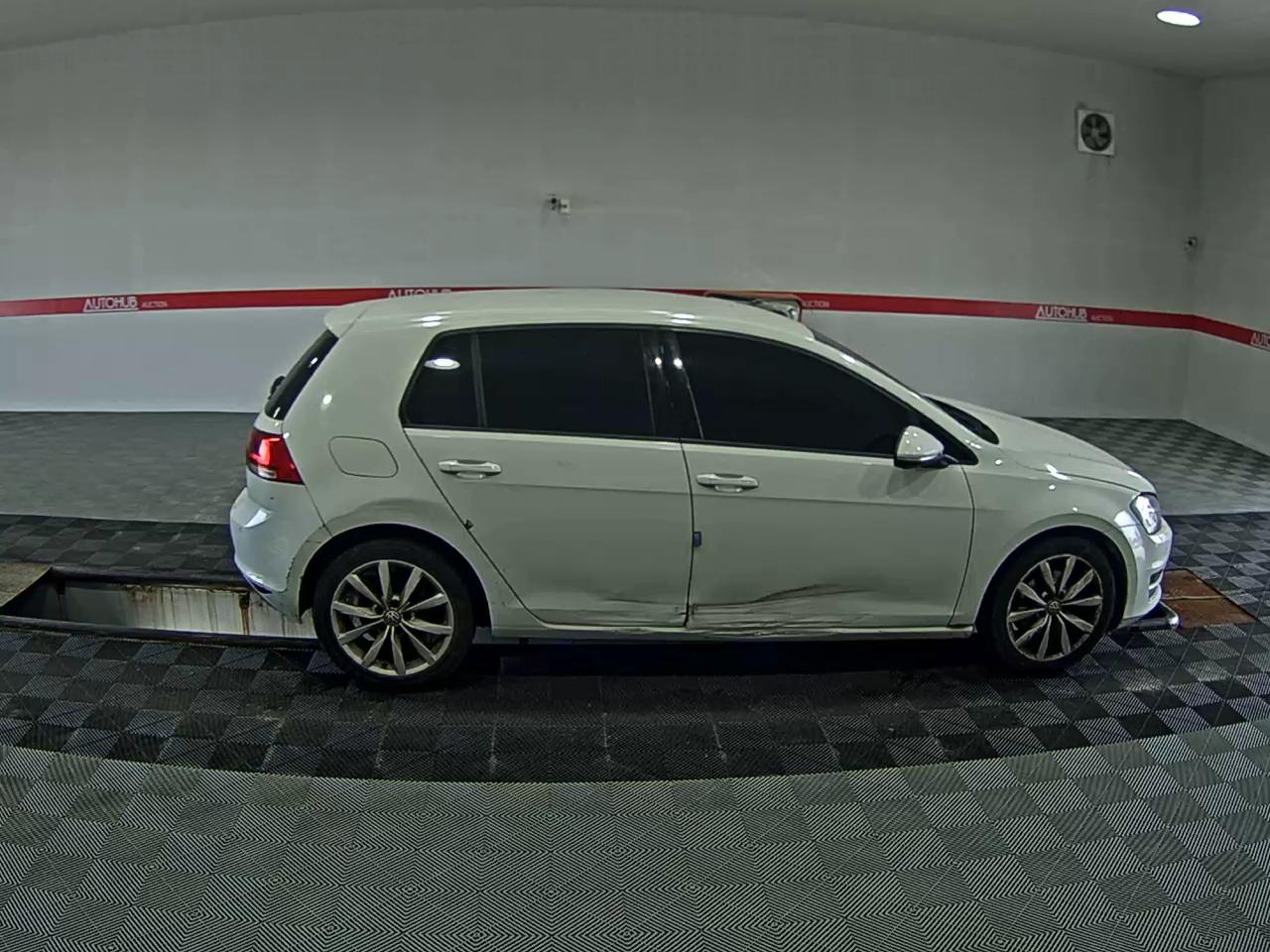 فولكس فاجن جولف (7Th Gen) 1.6 TDI Bluemotion 2013