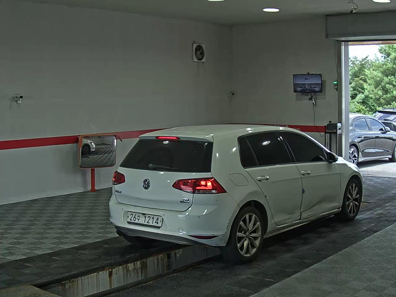 فولكس فاجن جولف (7Th Gen) 1.6 TDI Bluemotion 2013