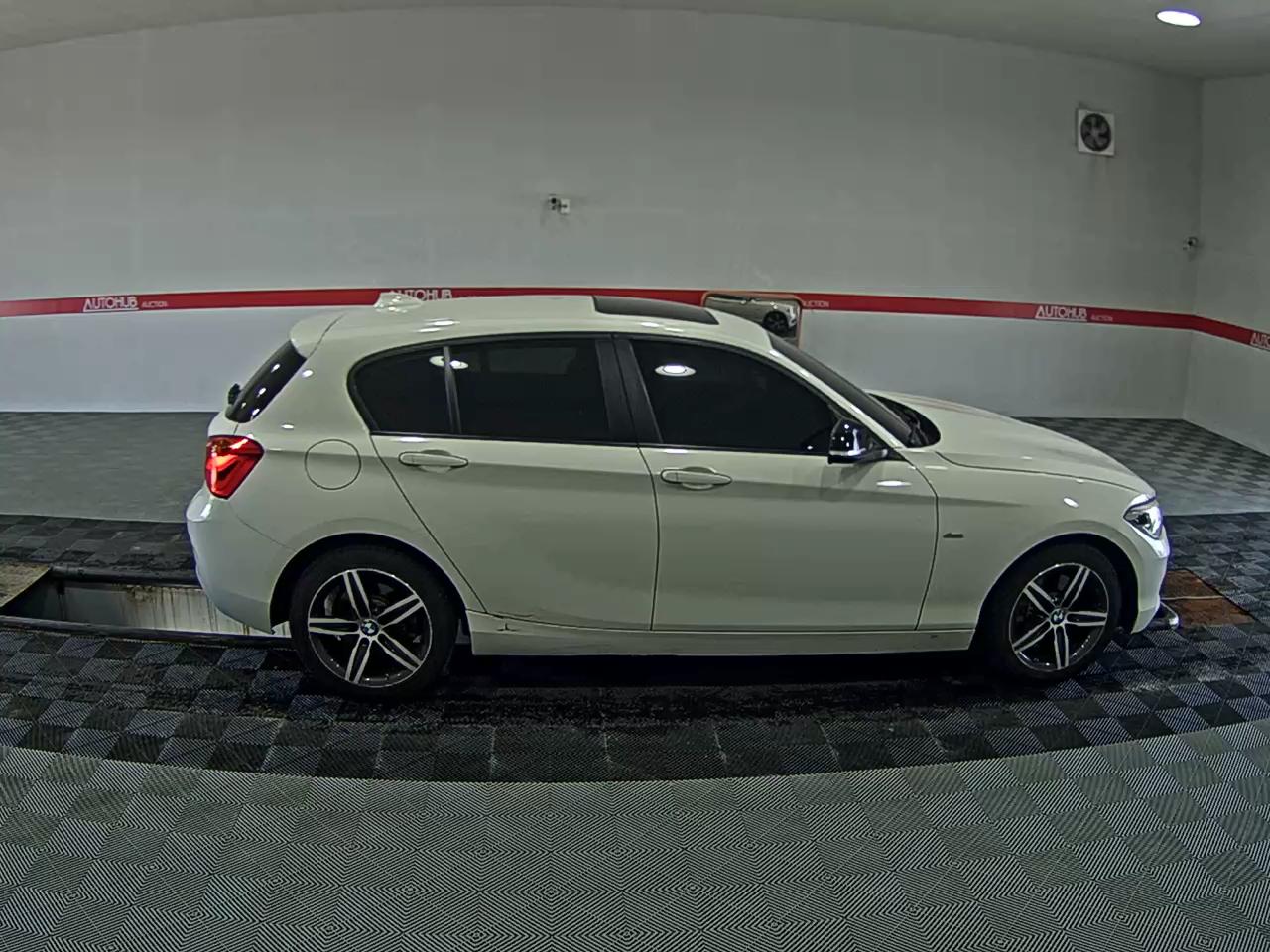 بي إم دبليو 1 Series (2Nd Gen) 5 أبواب 118D Sport Line 2016 SPORT LINE
