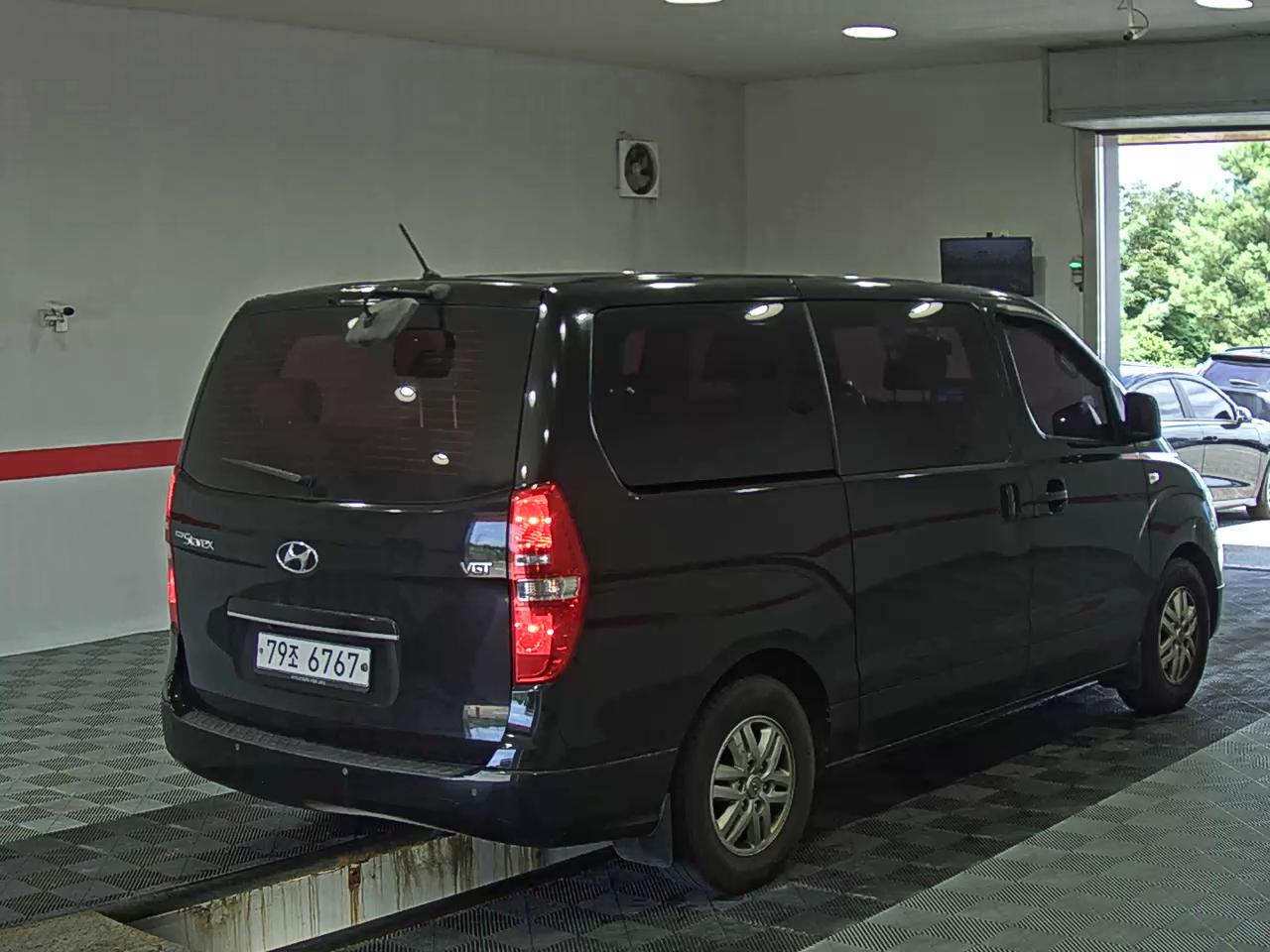 2017 - hyundai grand starex