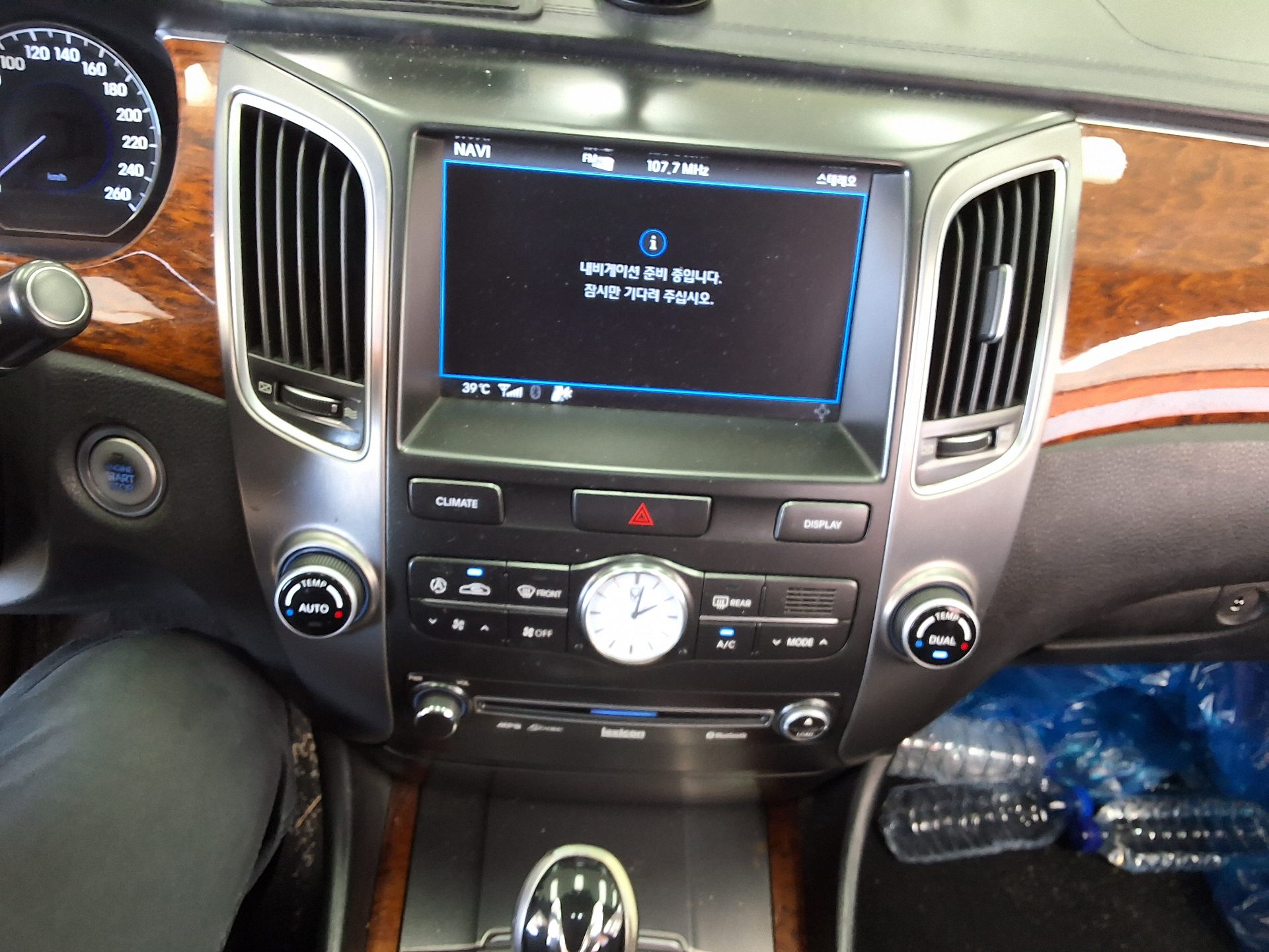 2012 - hyundai equus
