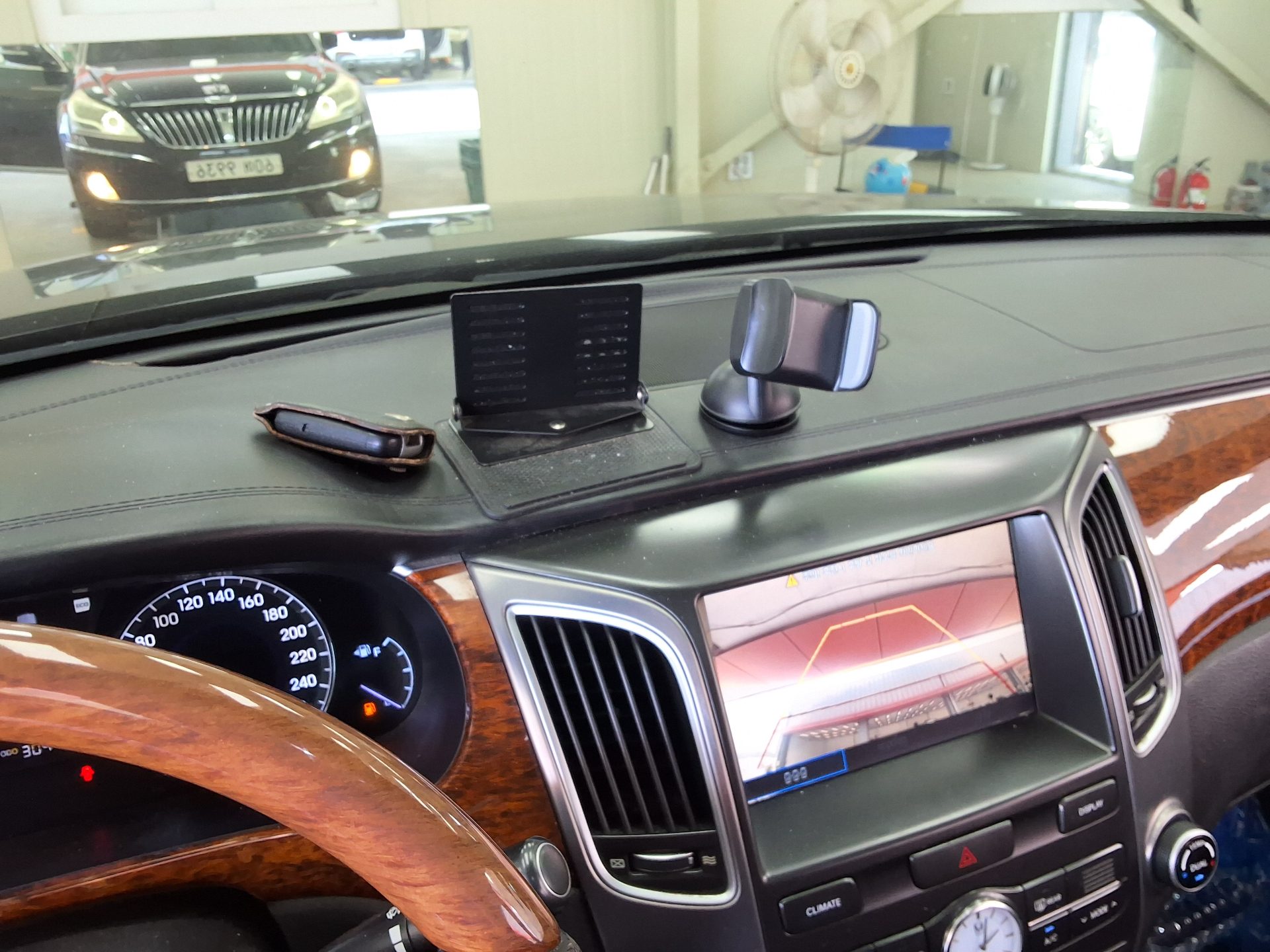2012 - hyundai equus
