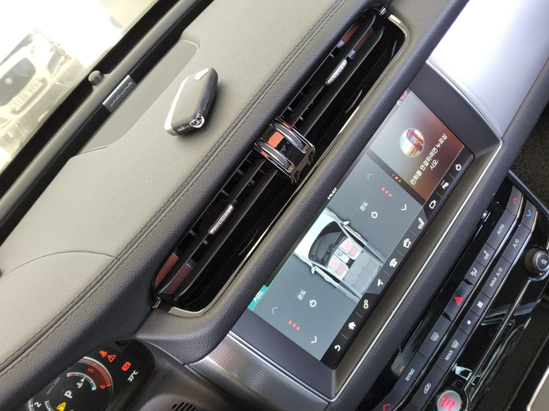 جاكوار Xf (2Nd Gen) 2.0 20D بريستيج 2017 PRESTIGE