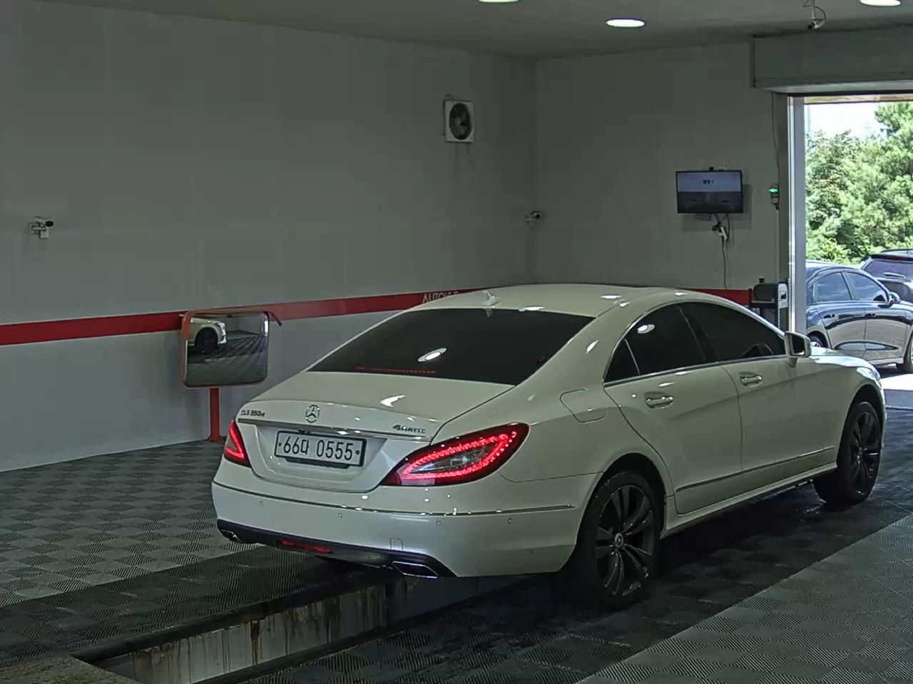 مرسيدس بنز سي إل إس Class (2Nd Gen) Cls350 D فورماتيك 2016 4MATIC