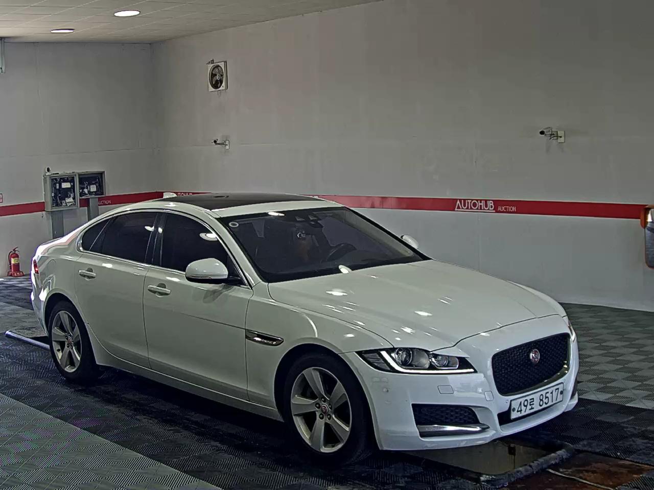 جاكوار Xf (2Nd Gen) 2.0 20D بريستيج 2017 PRESTIGE