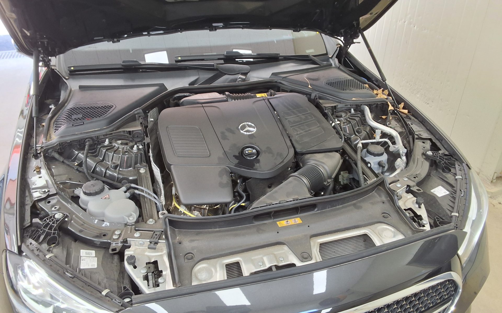 مرسيدس بنز E Class (6Th Gen) E200 Avantgarde 2025 E200