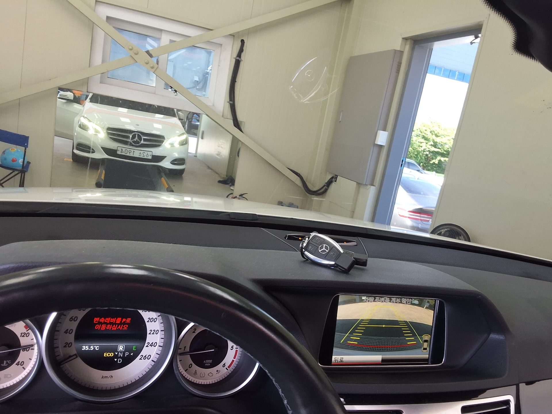 مرسيدس بنز E Class (4Th Gen) E250 Cdi Bluetec فورماتيك Avantgarde 2015 4MATIC