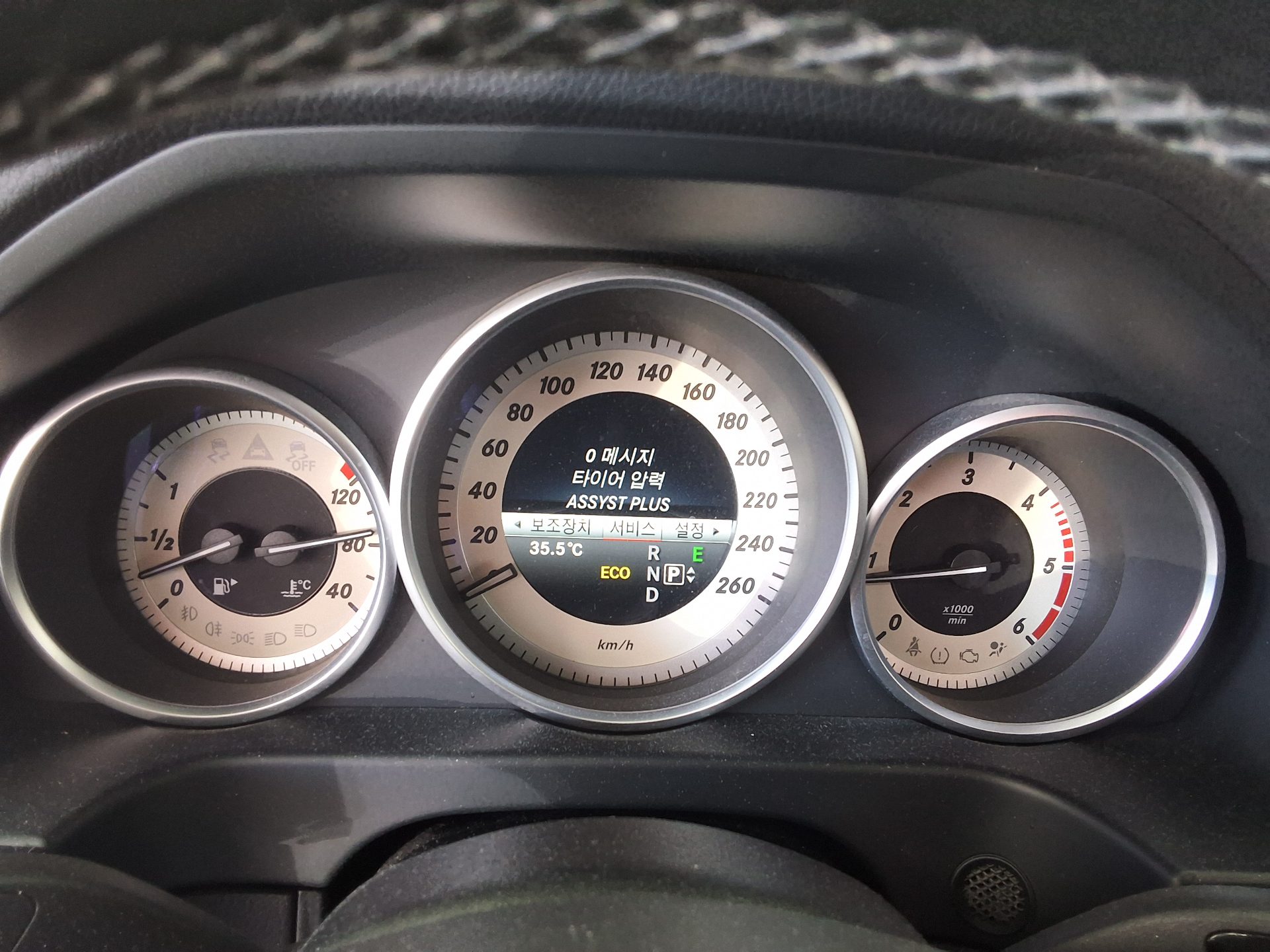 مرسيدس بنز E Class (4Th Gen) E250 Cdi Bluetec فورماتيك Avantgarde 2015 4MATIC