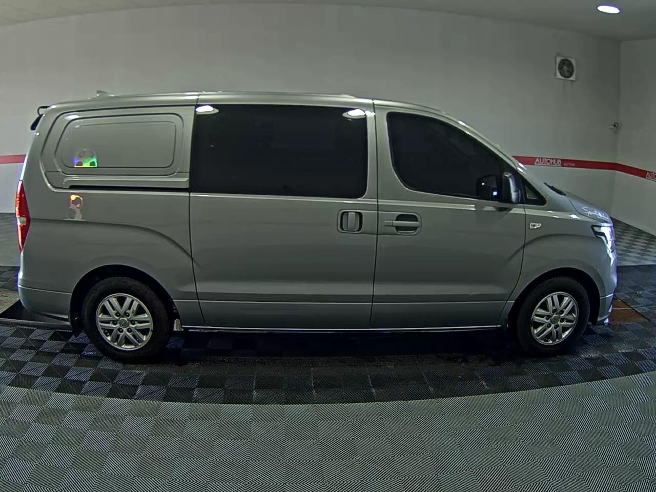 هيونداي الجديد جراند ستاركس 5 Seater ديزل فان مودرن 2021 VAN MODERN
