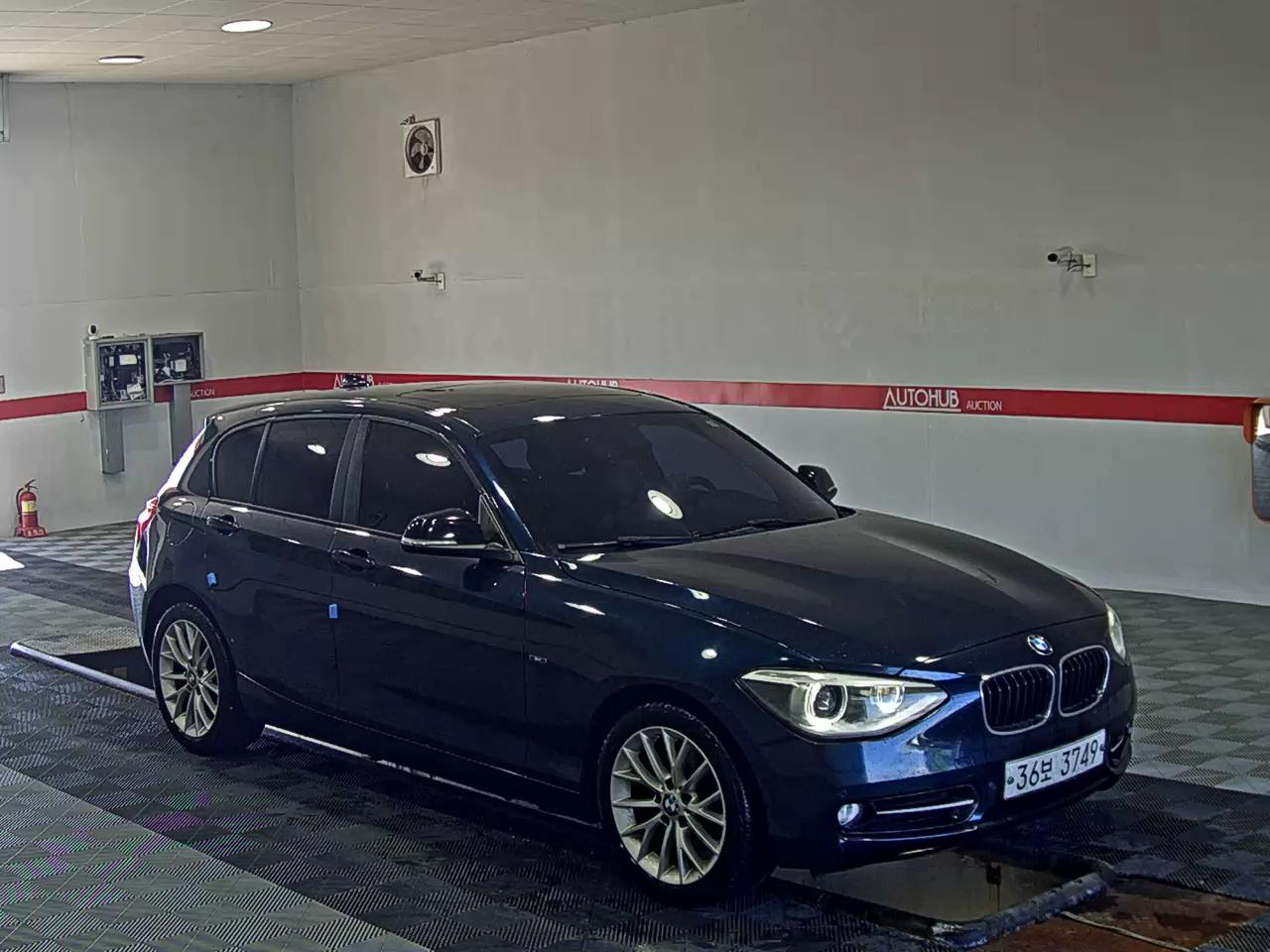 بي إم دبليو 1 Series (2Nd Gen) 5 أبواب 118D Sports 2015 118d