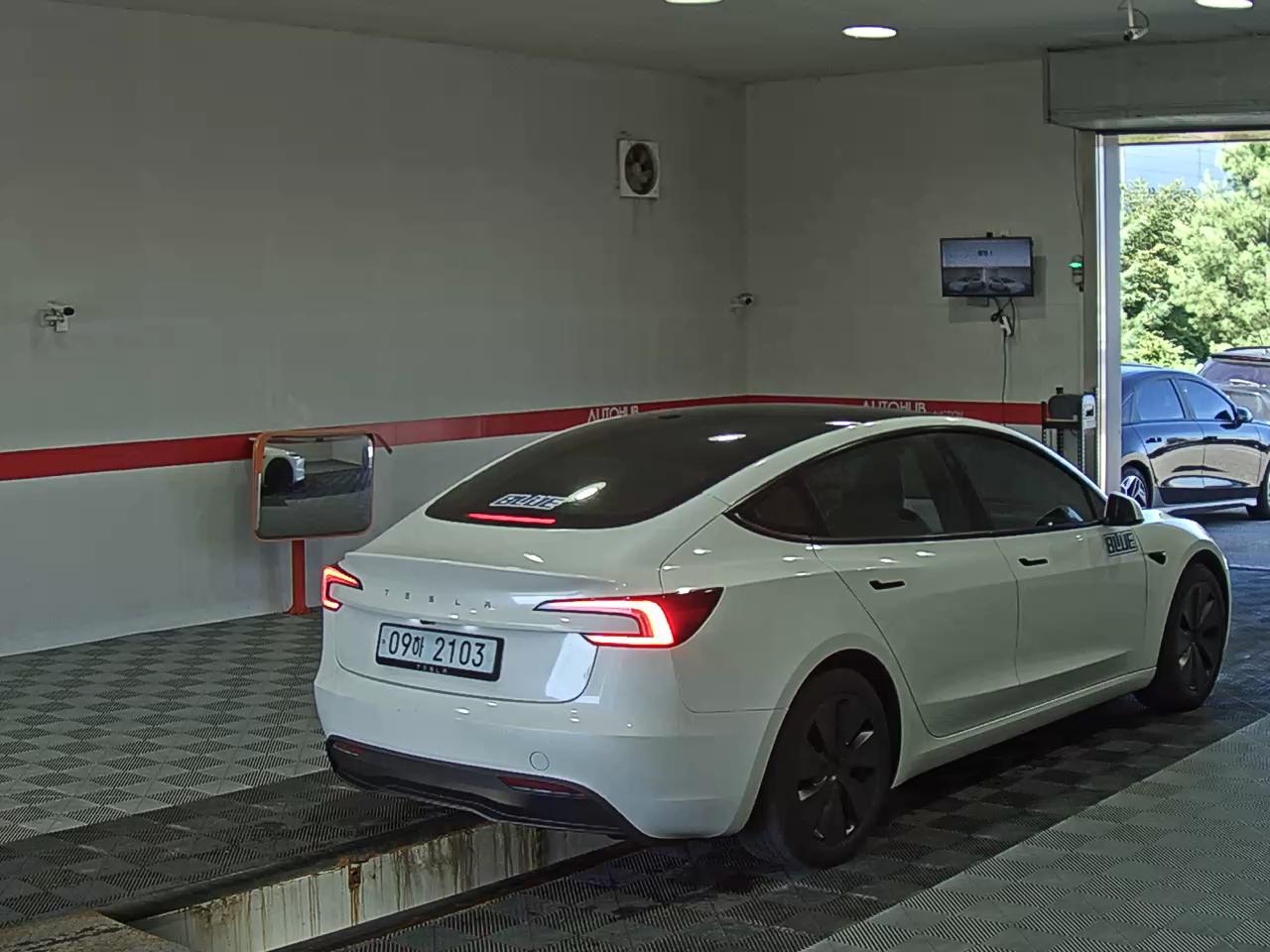 تسلا موديل 3 كهرباء دفع خلفي 2024 EV