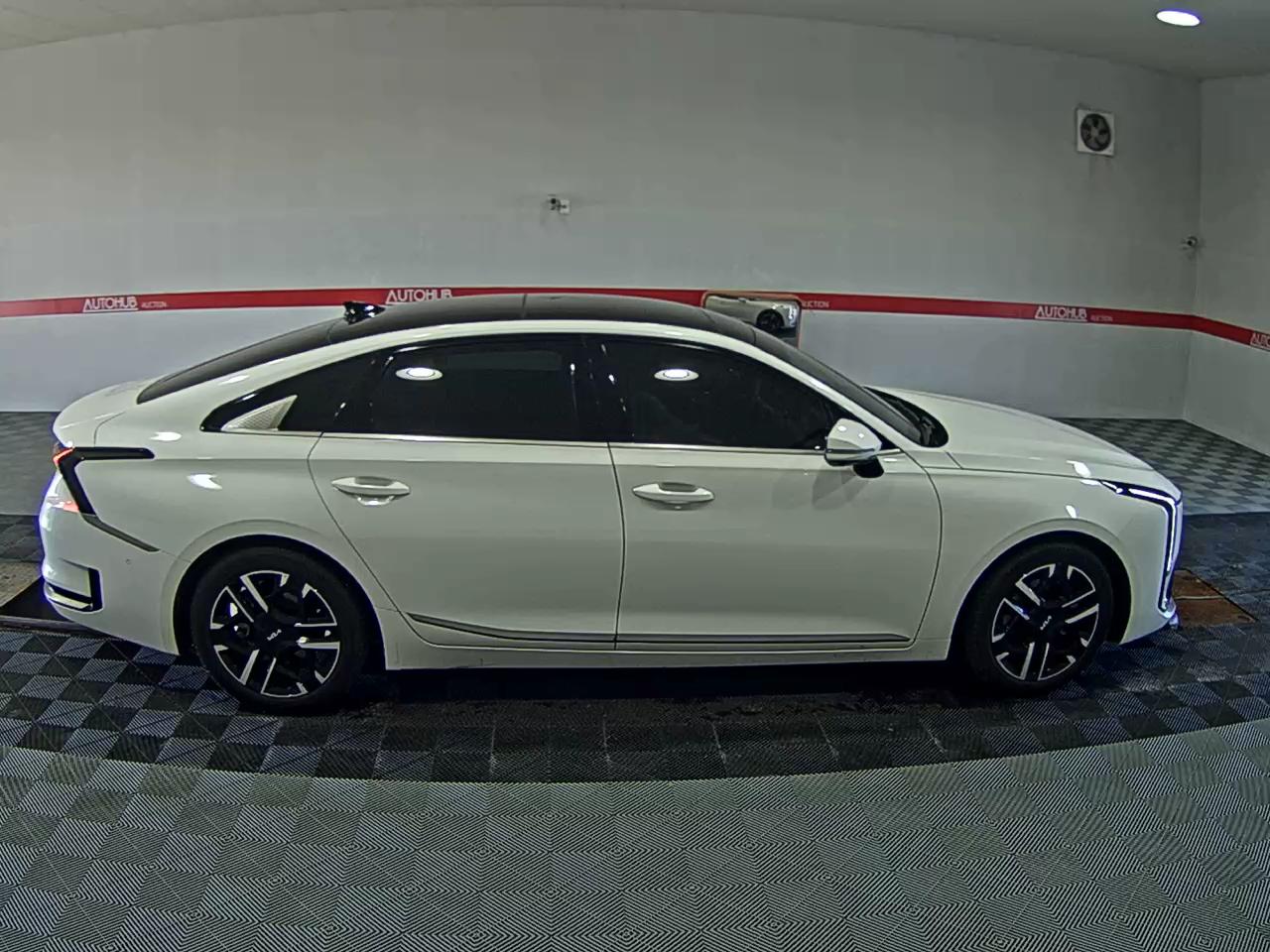 كيا كي 8 2025 NOBLESSE