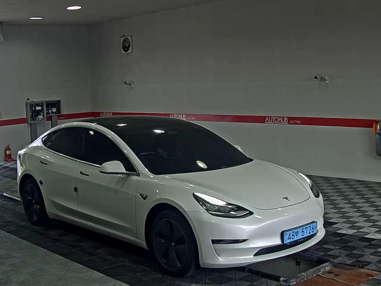 2020 - tesla model 3