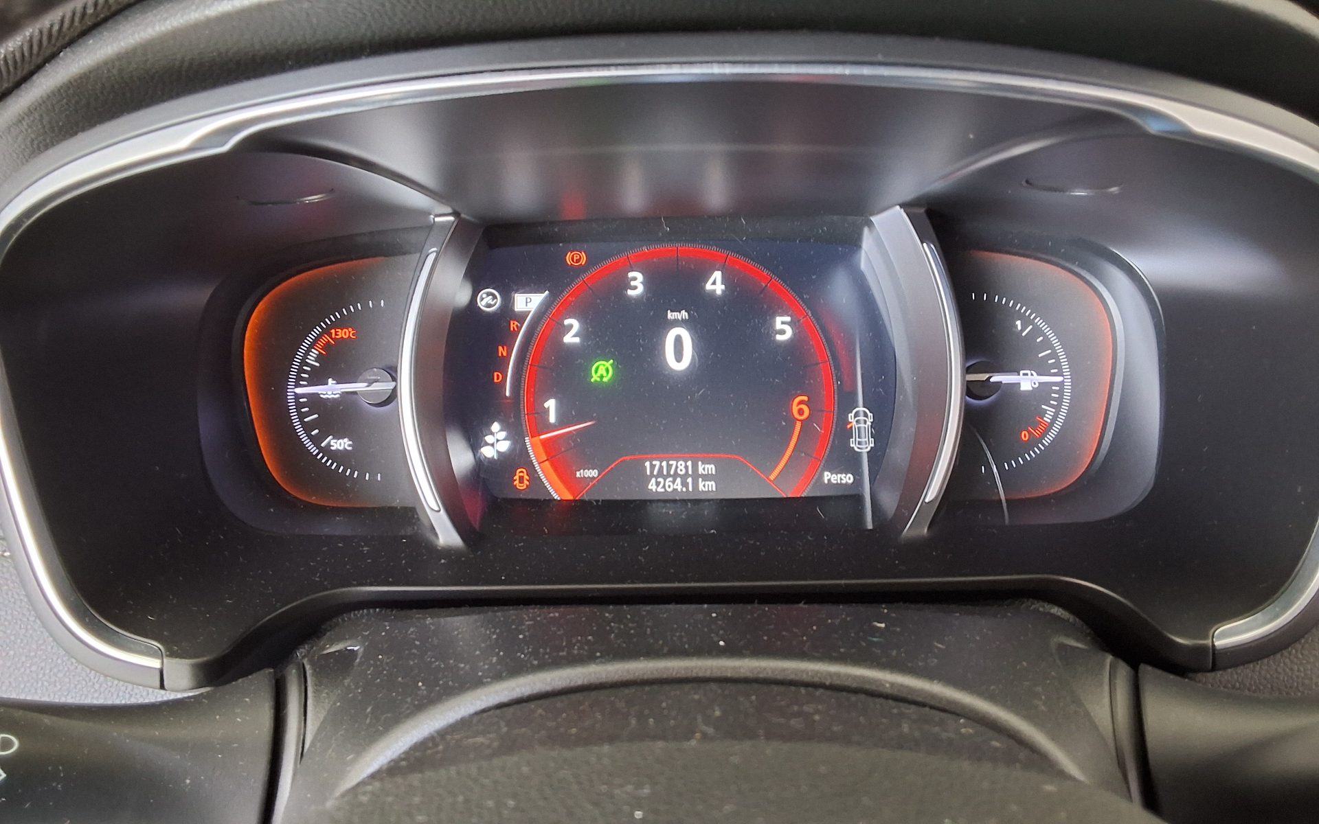 2016 - renault sm6