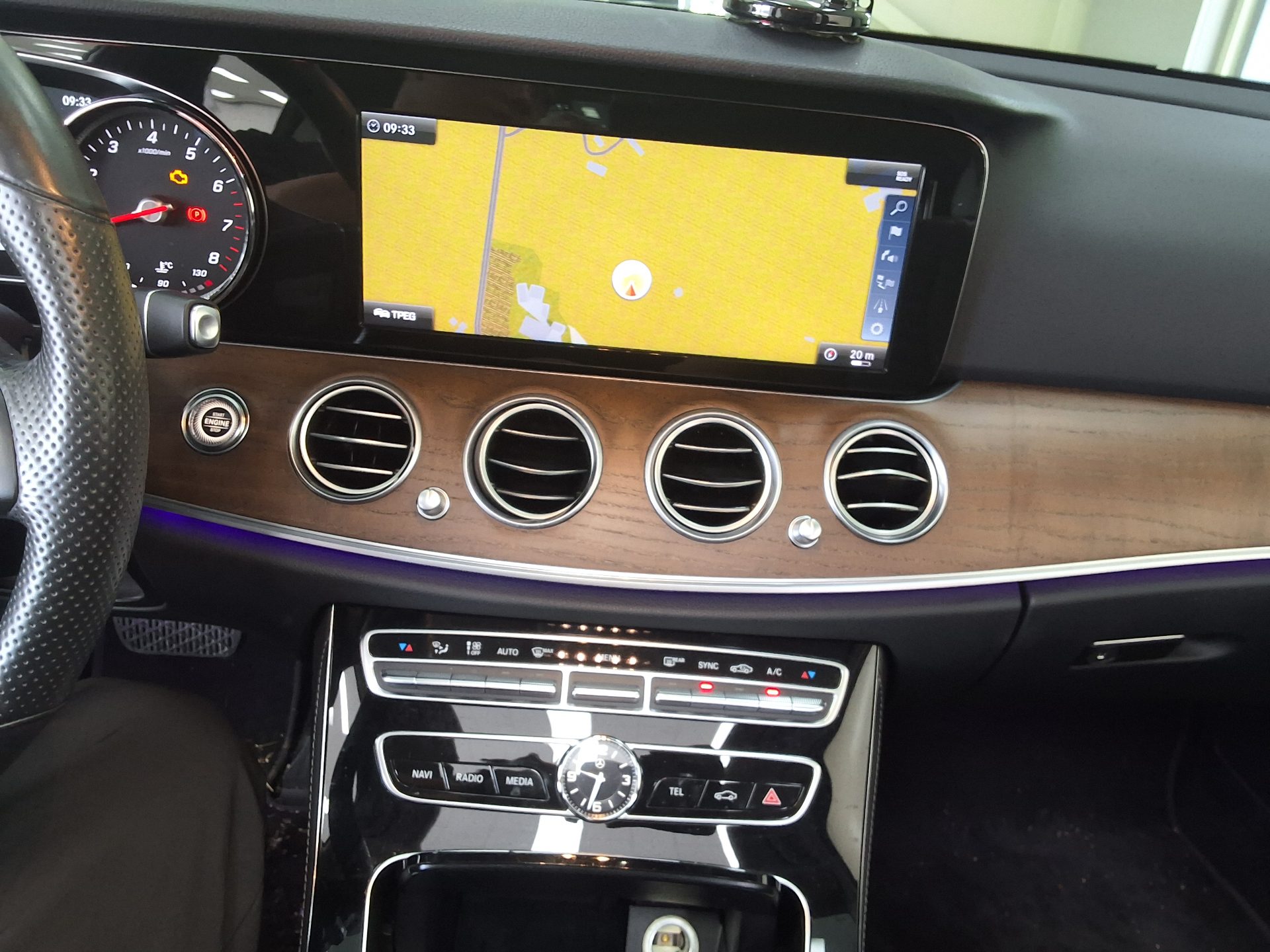 مرسيدس بنز E Class (5Th Gen) E300 فورماتيك إكسكلوسيف ستاندرد 2018 4MATIC إكسكلوسيف